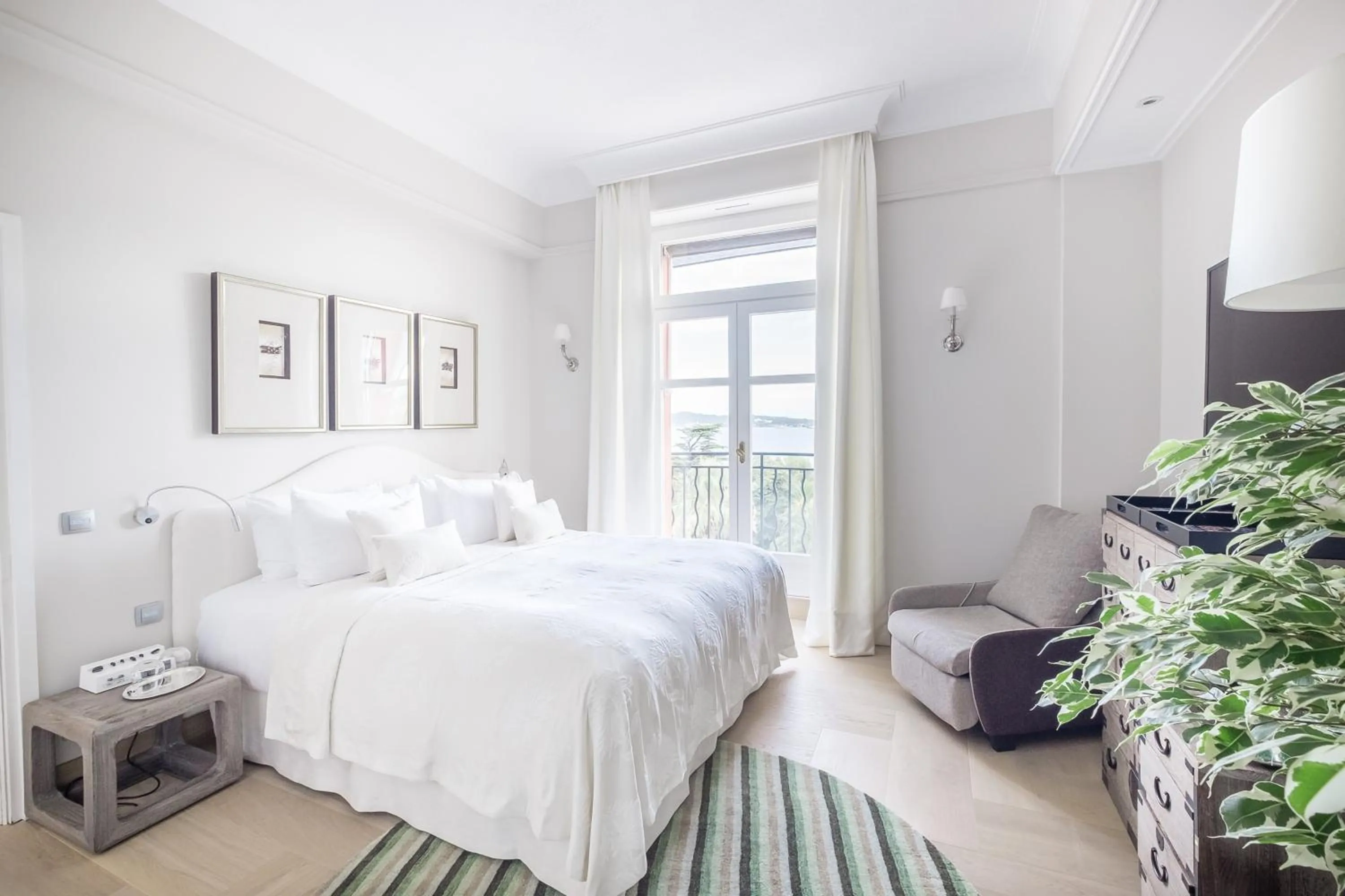 Bedroom, Bed in COMO Le Beauvallon - Golfe de Saint-Tropez