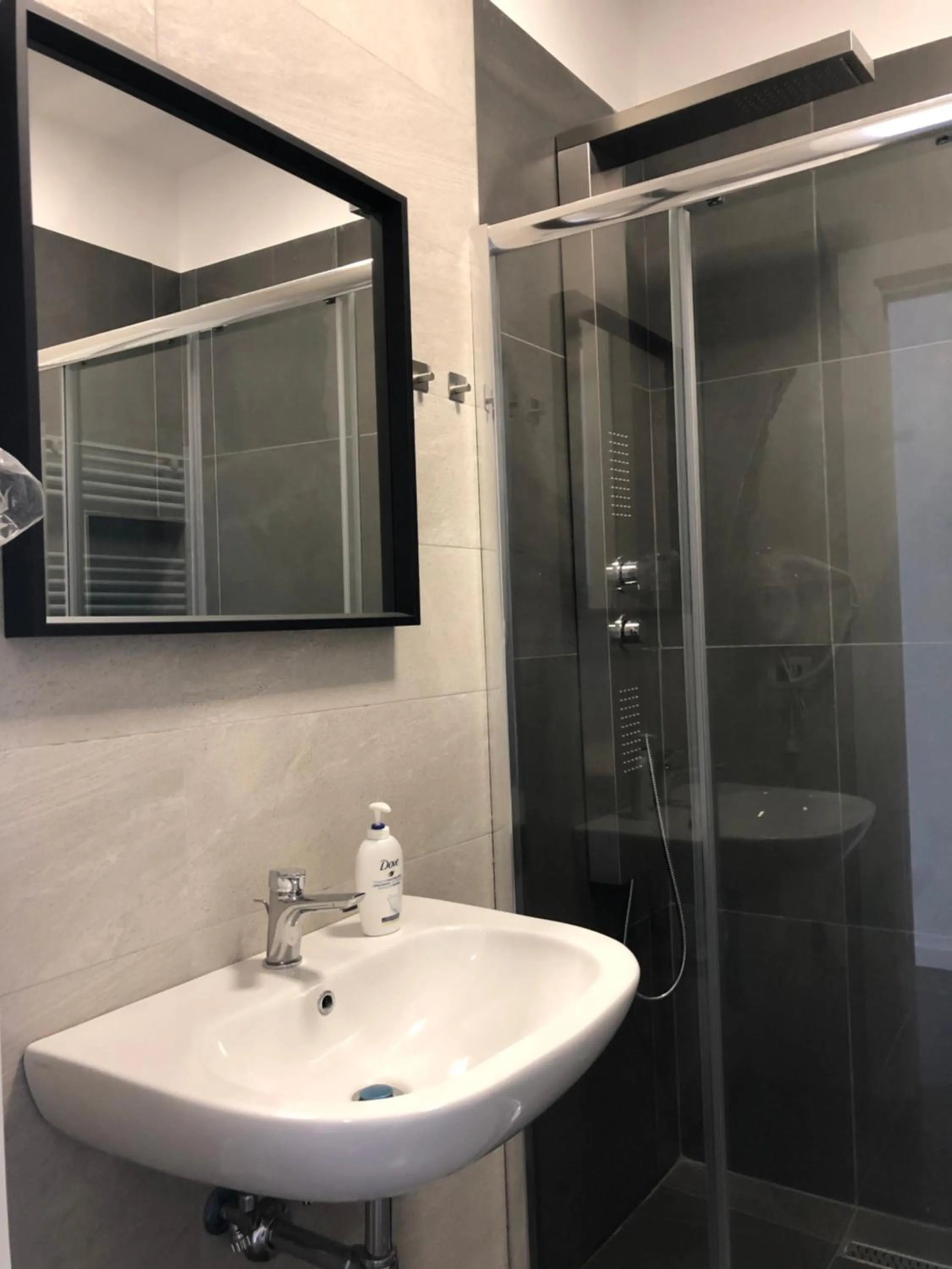 Bathroom in Top Floor Rentrooms Napoli