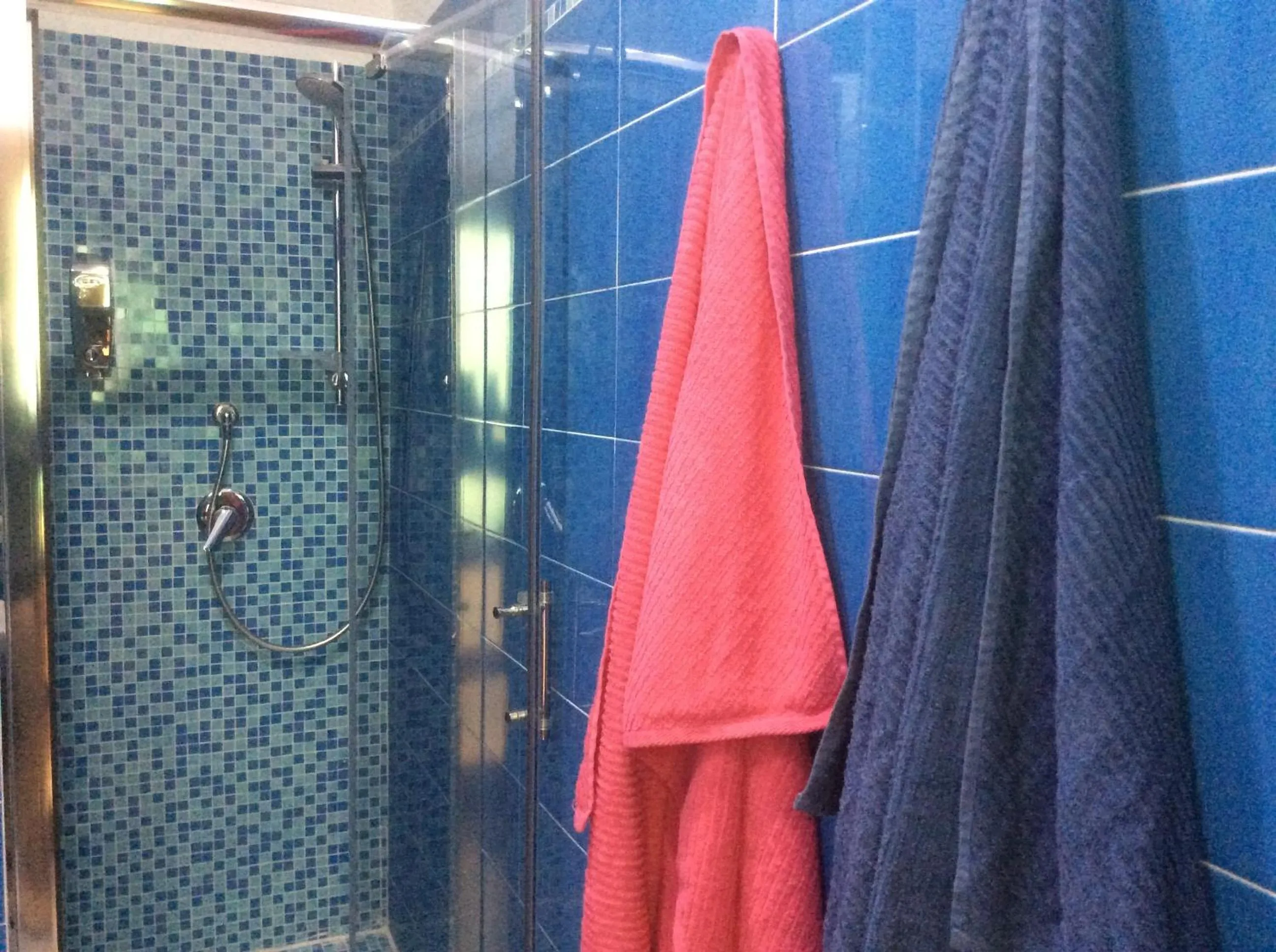 Bathroom in Top Floor Rentrooms Napoli