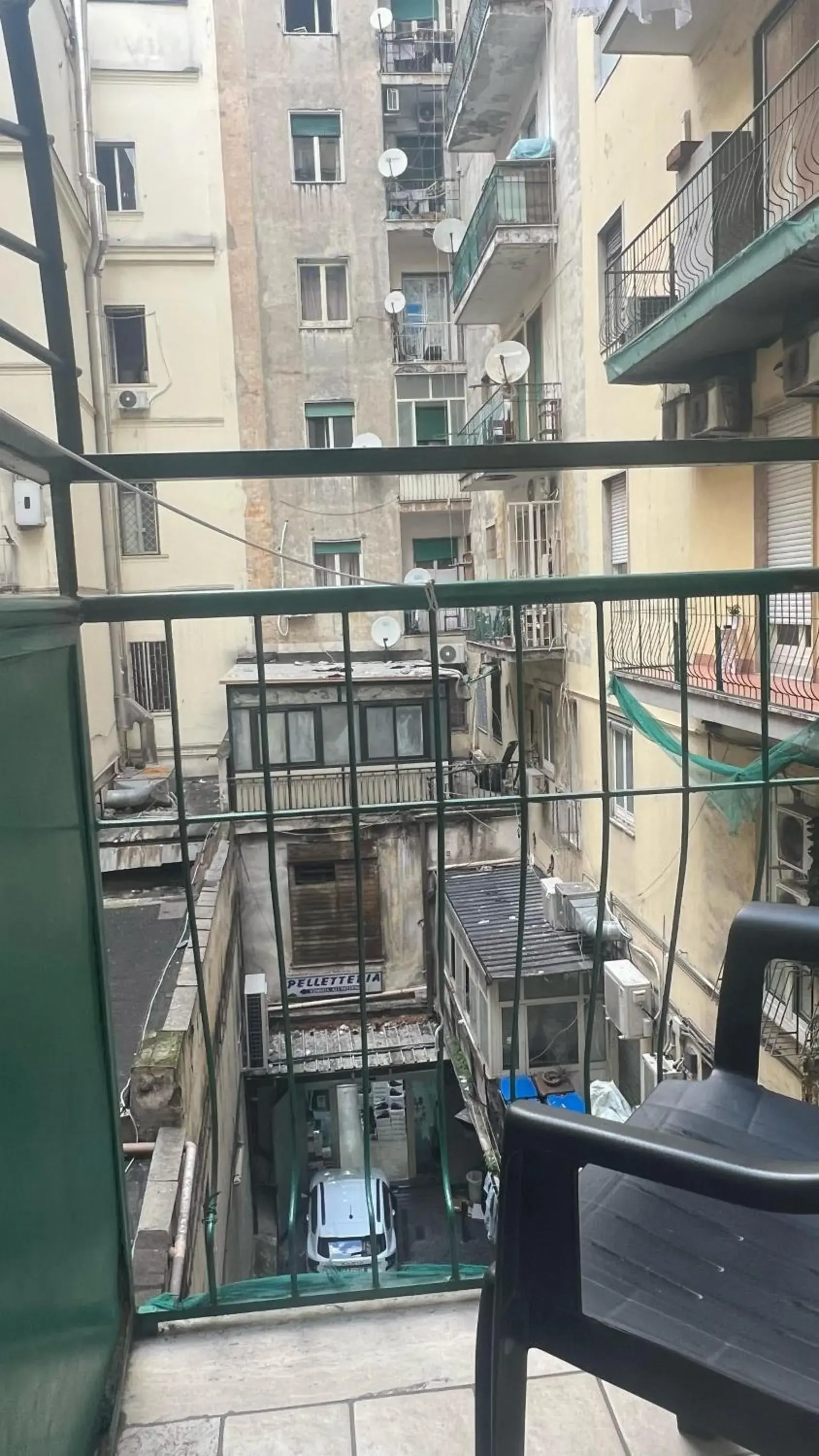 Bed in 4-Bed Female Dormitory Room in Top Floor Rentrooms Napoli Bed in 4-Bed Female Dormitory Room in Top Floor Rentrooms Napoli