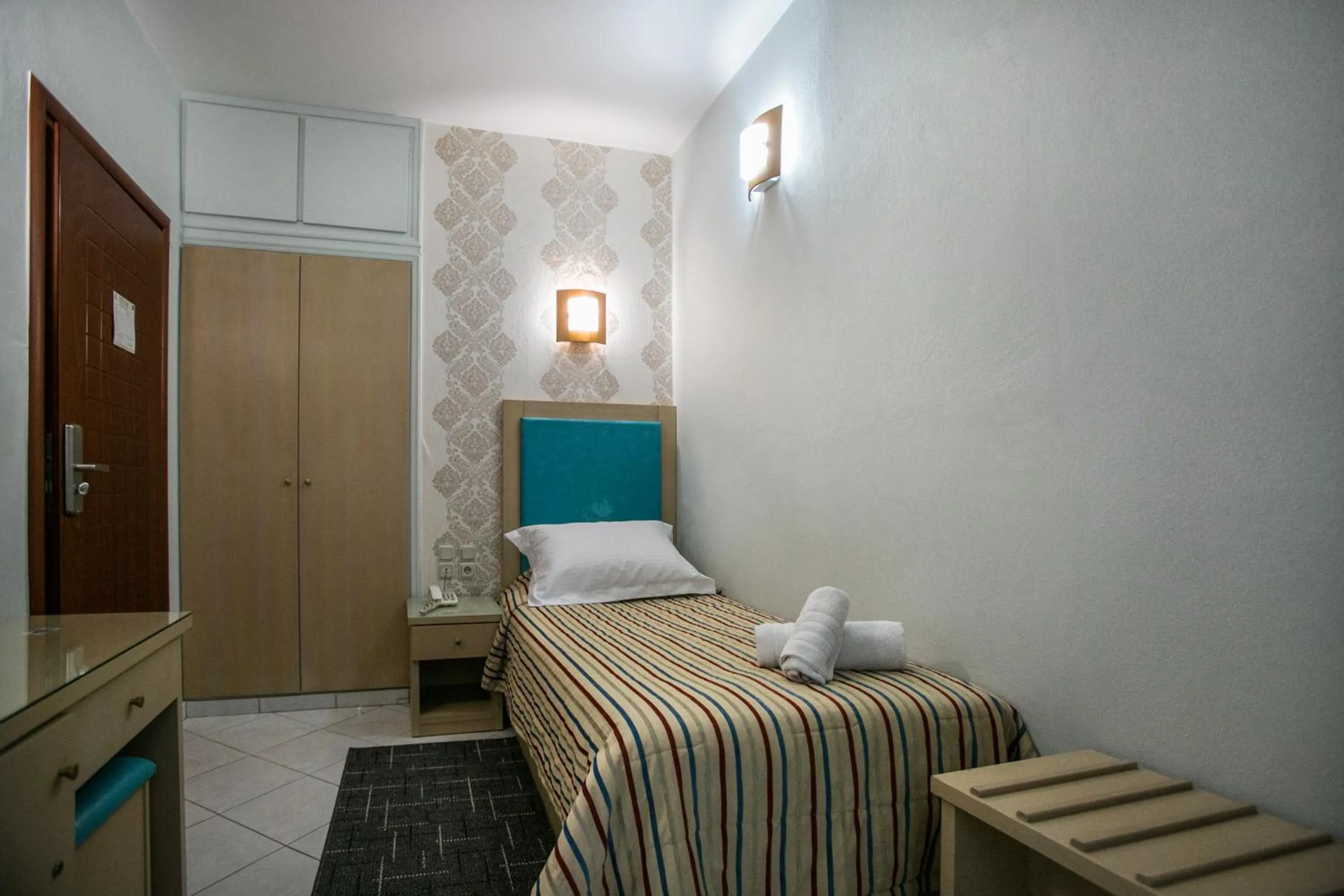 Bed in City Life Port Hotel