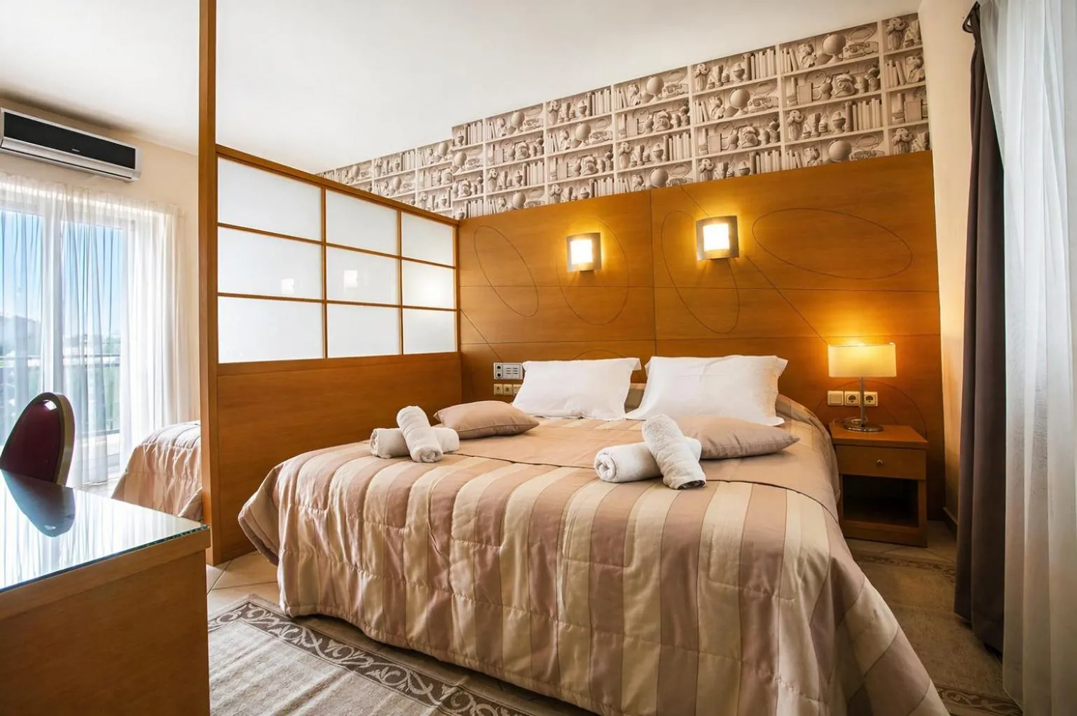 Photo of the whole room, Bed in City Life Port Hotel