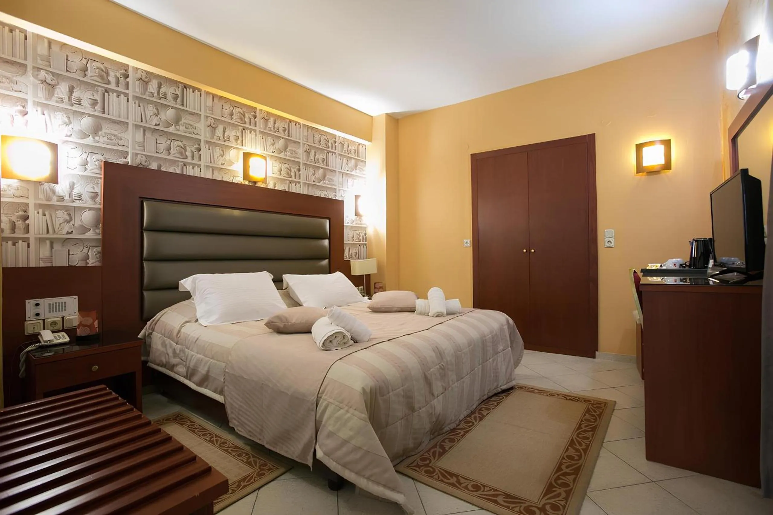 Photo of the whole room, Bed in City Life Port Hotel