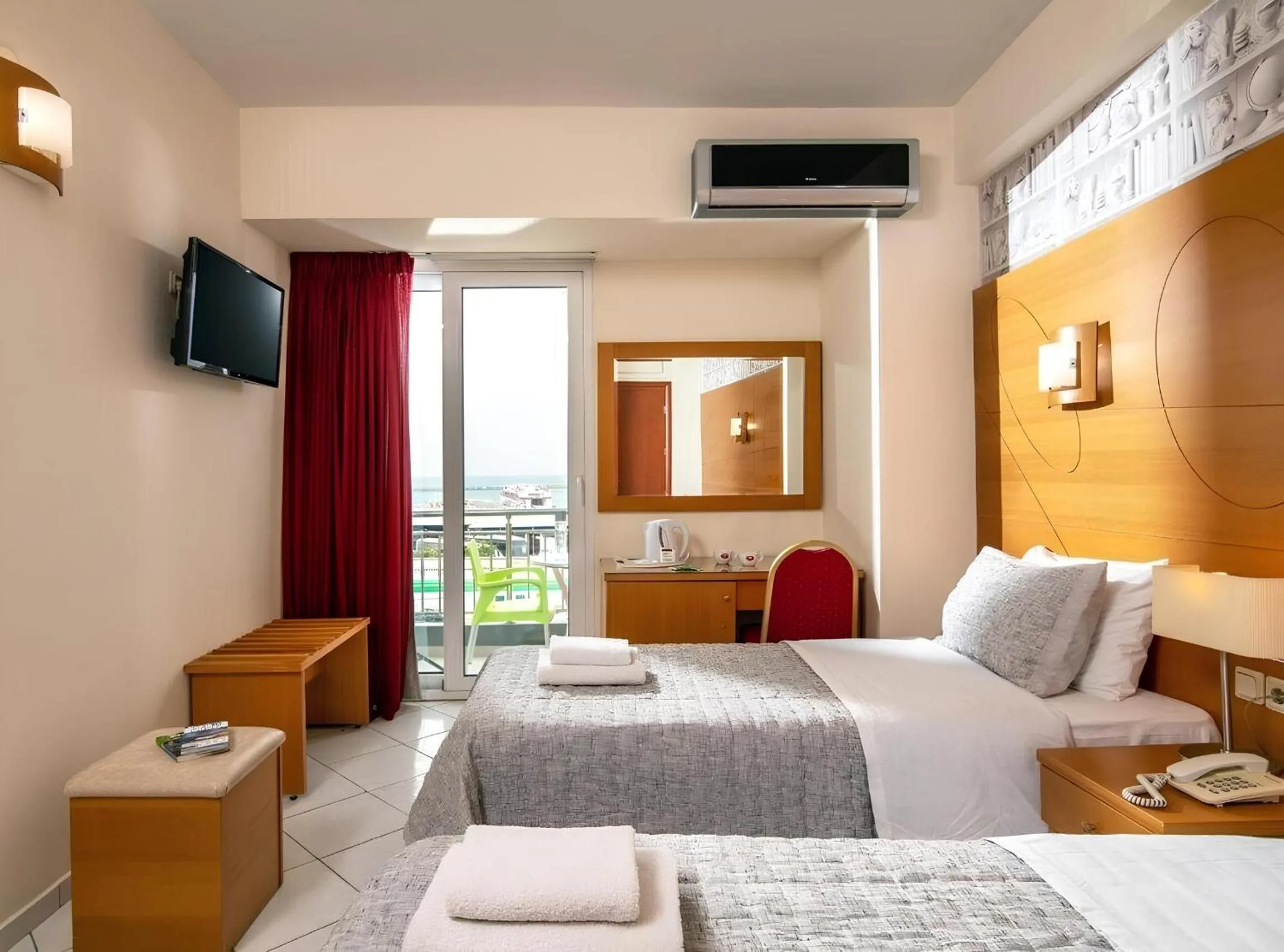 Photo of the whole room, Bed in City Life Port Hotel