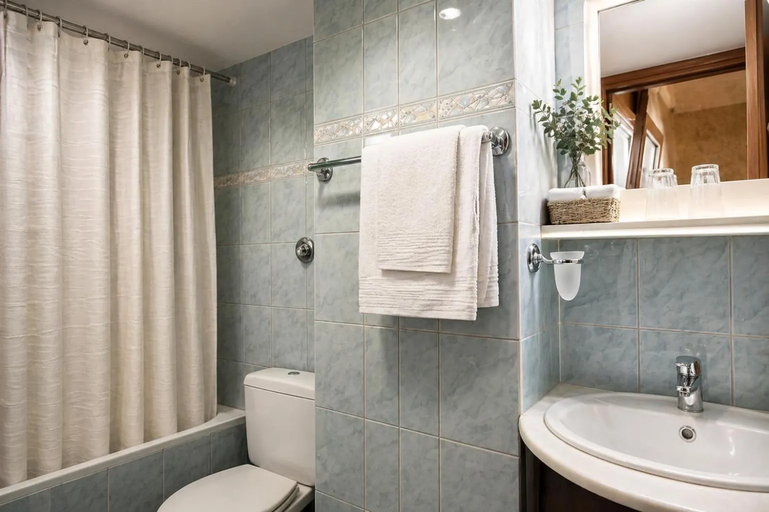 Bathroom in City Life Port Hotel