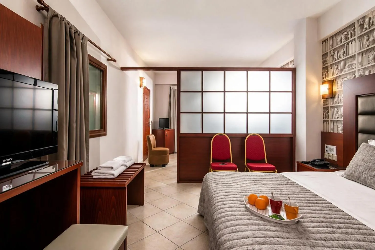 Bedroom, Bed in City Life Port Hotel