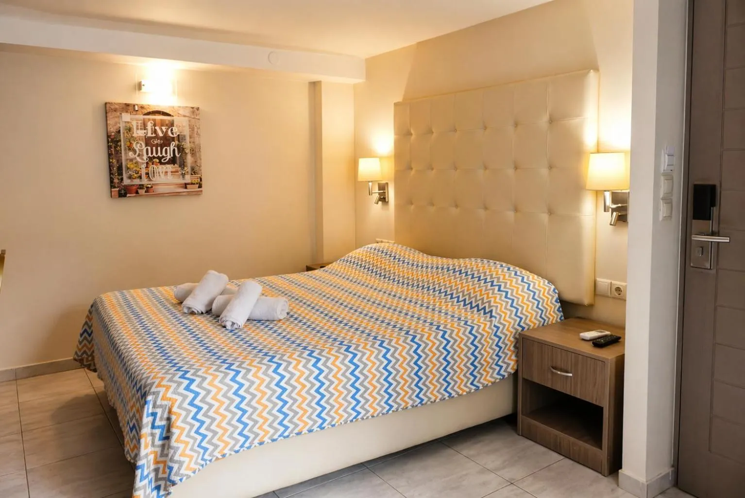 Bedroom, Bed in City Life Port Hotel