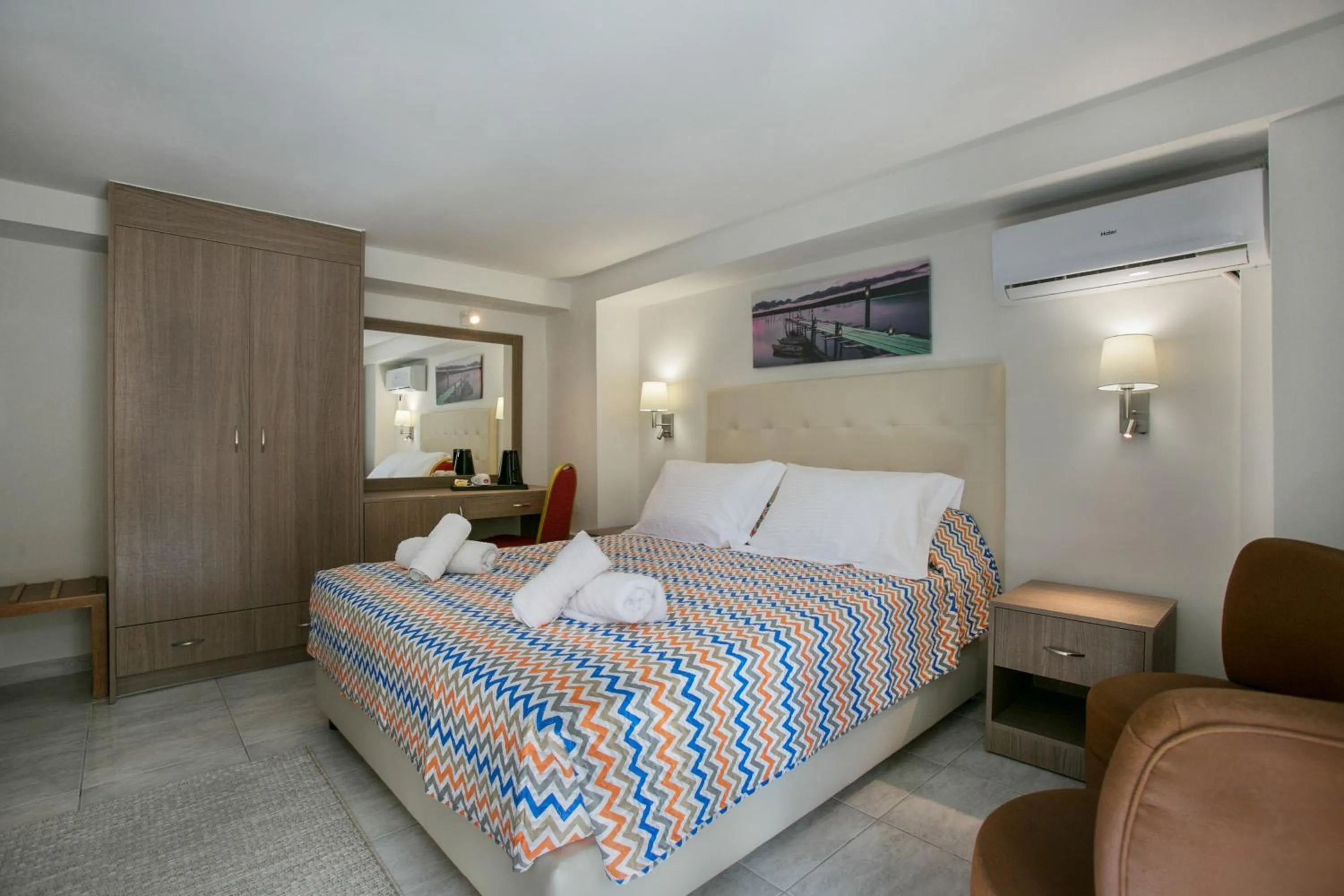 Bed in City Life Port Hotel