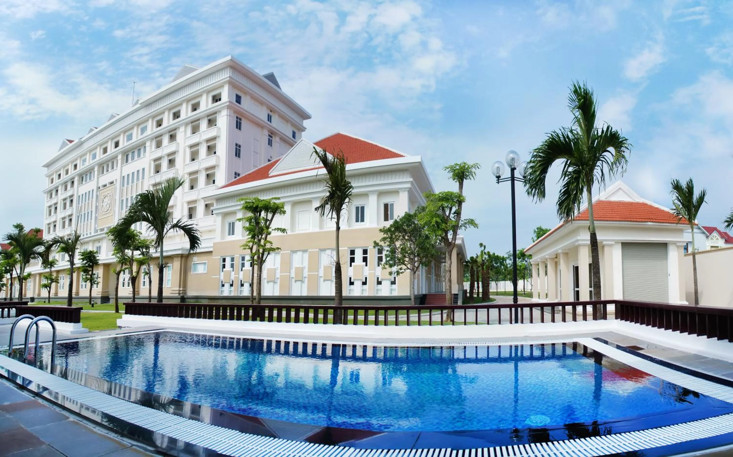 Swimming pool in Ban Thach Riverside Hotel & Resort