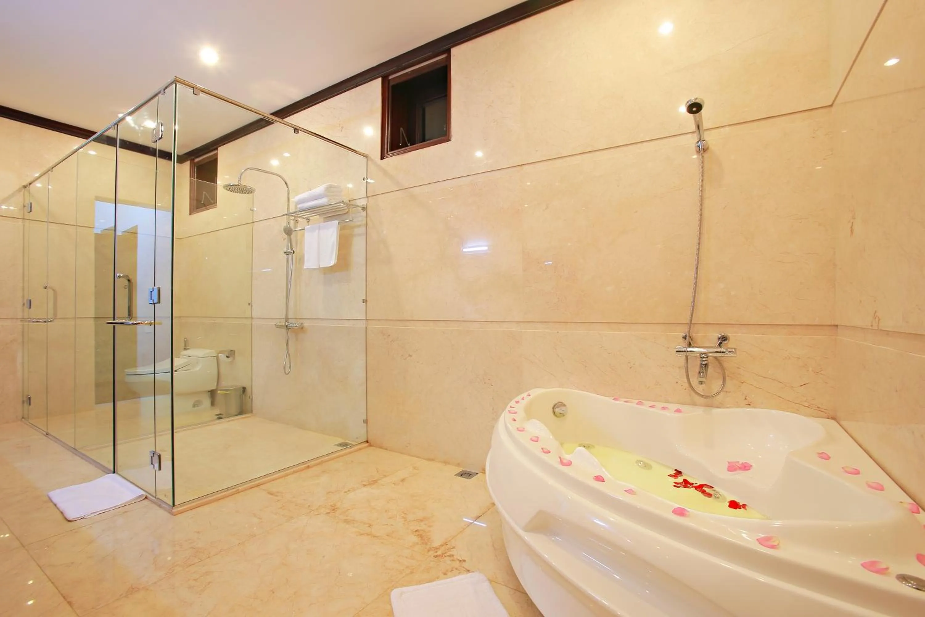 Bathroom in Ban Thach Riverside Hotel & Resort