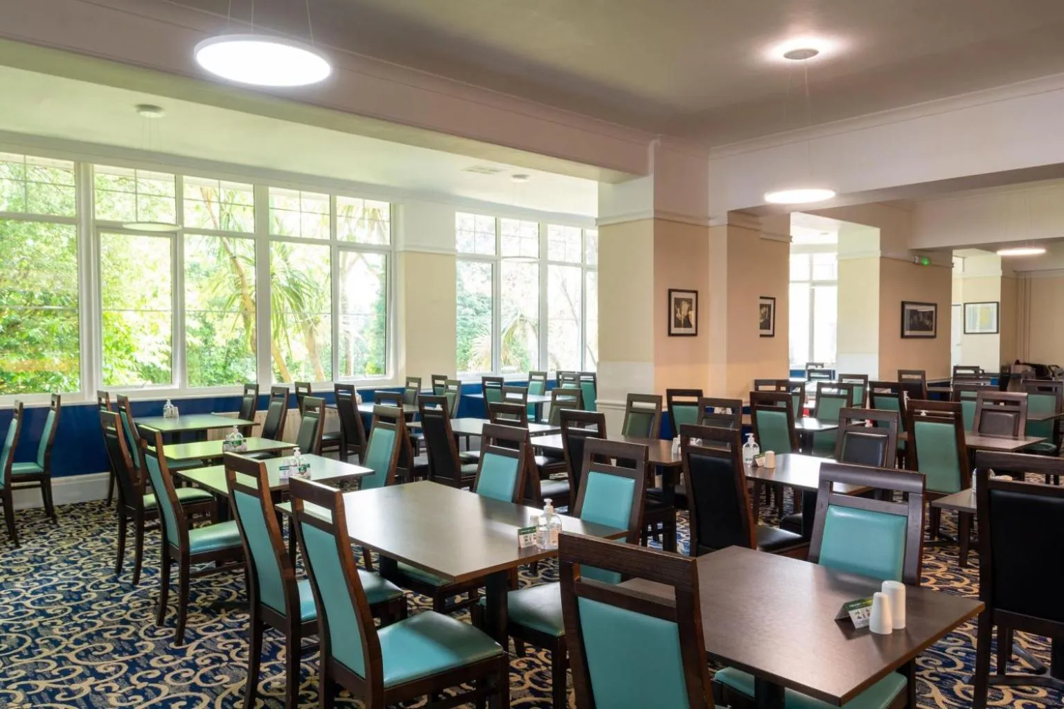 Restaurant/places to eat in Trecarn Hotel