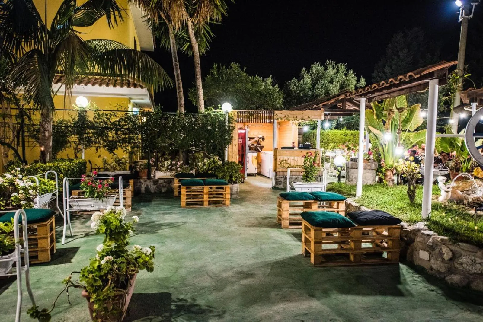 Restaurant/places to eat in B&B Casa Cosmano