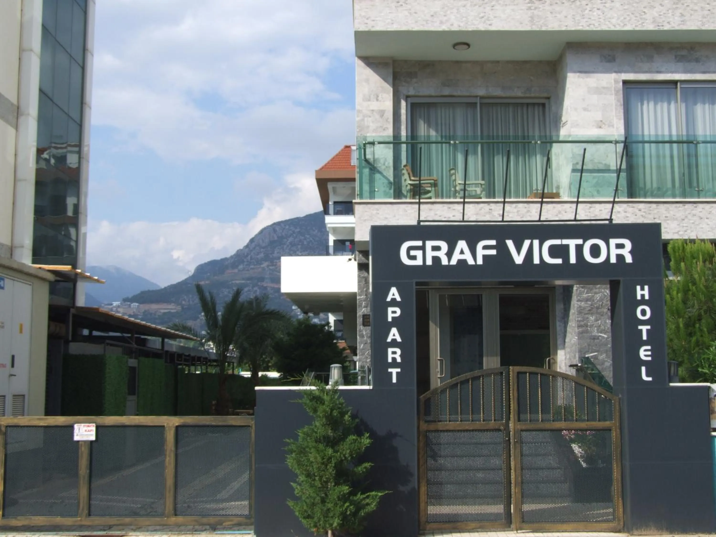 Facade/entrance in Graf Victor Apart Hotel