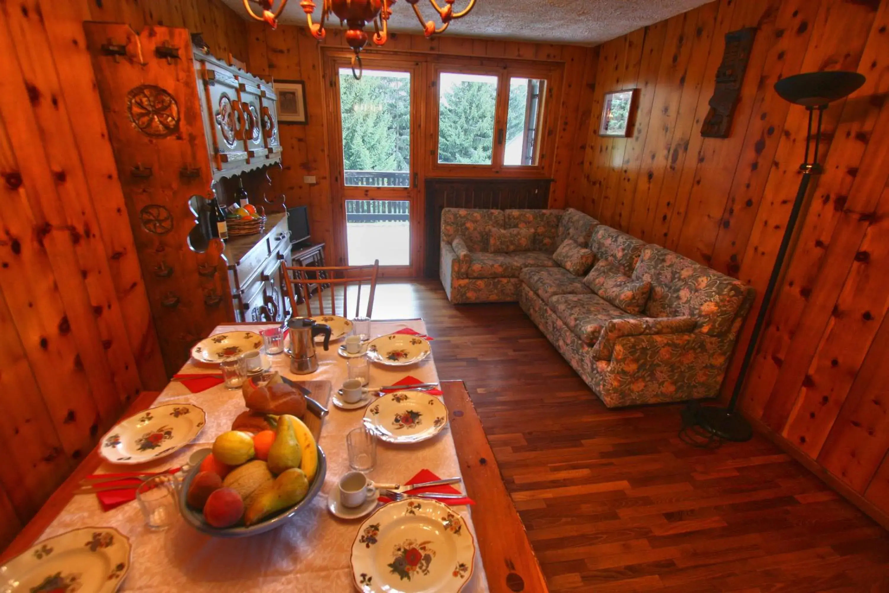 Deluxe Four-Bedroom Apartment in Champoluc Apartment Deluxe Four-Bedroom Apartment in Champoluc Apartment