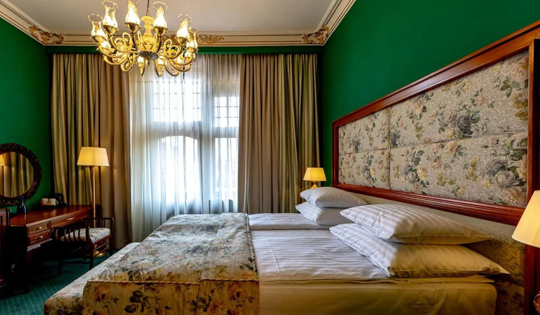 Double Room with Balcony in Heritage Boutique Hotel Sighisoara Double Room with Balcony in Heritage Boutique Hotel Sighisoara
