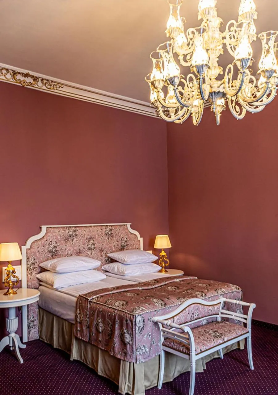 Deluxe King Suite in Heritage Boutique Hotel Sighisoara
