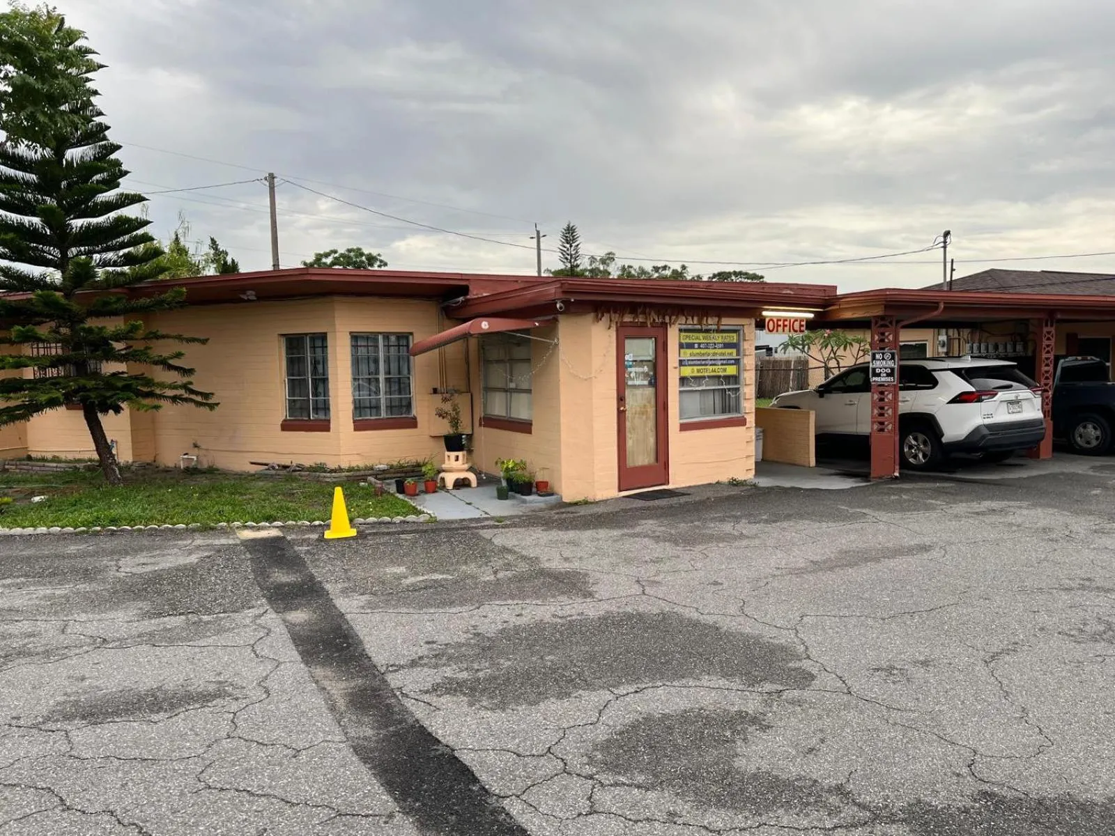 Slumberland Motel