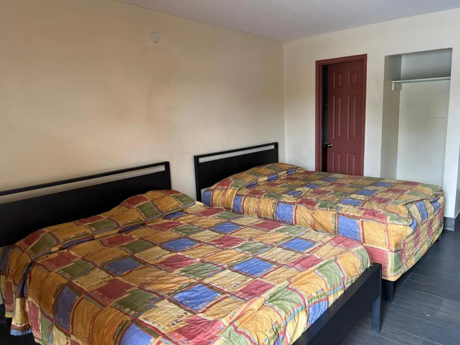 Slumberland Motel Slumberland Motel