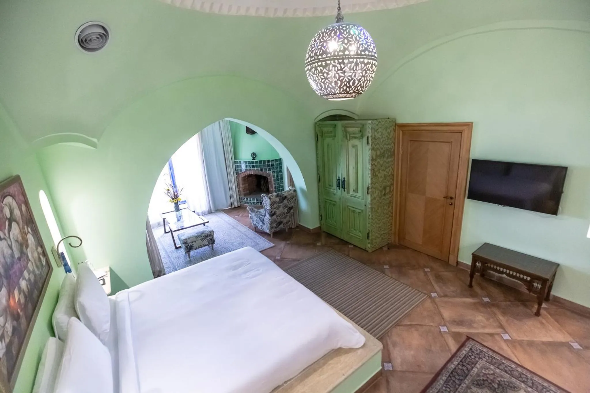 Bed in Lazib Inn Resort & Spa