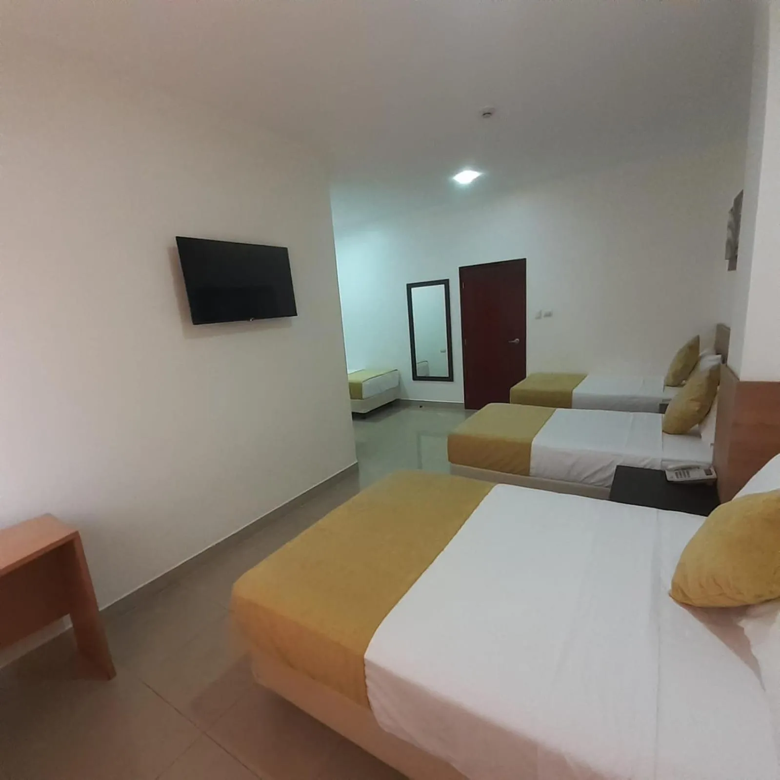 Corona Real Hotel