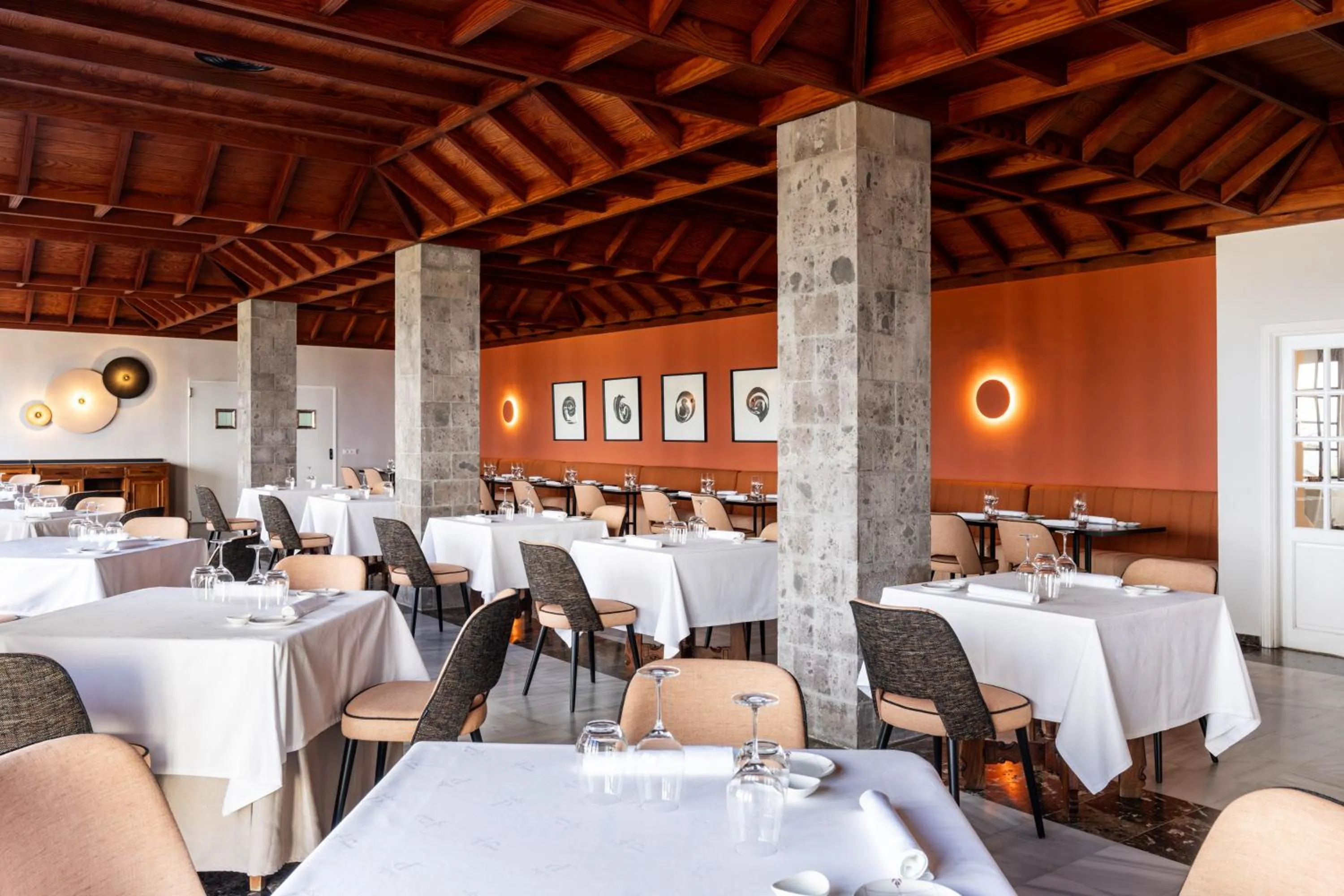 Restaurant/places to eat in Parador de La Palma