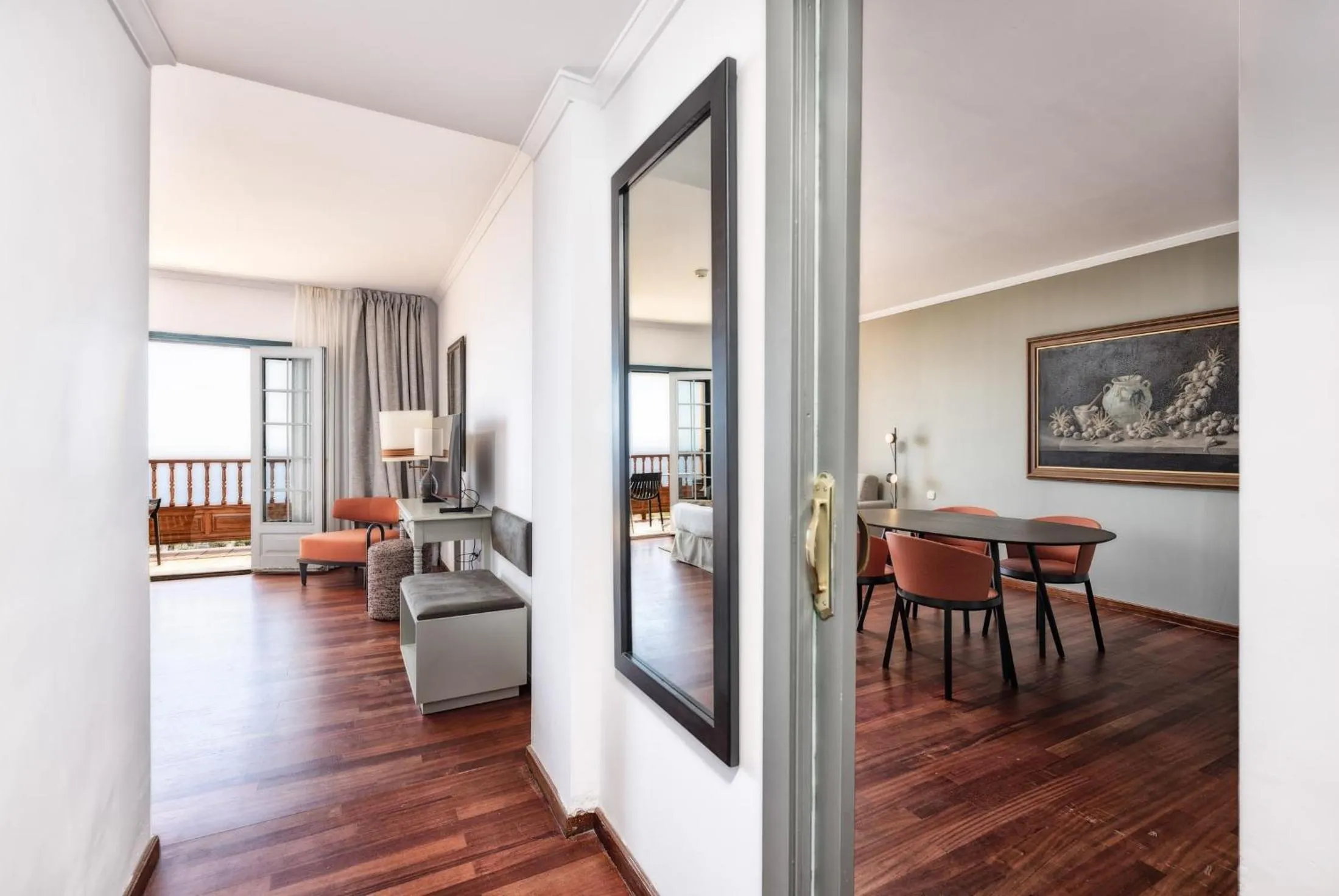 Photo of the whole room in Parador de La Palma