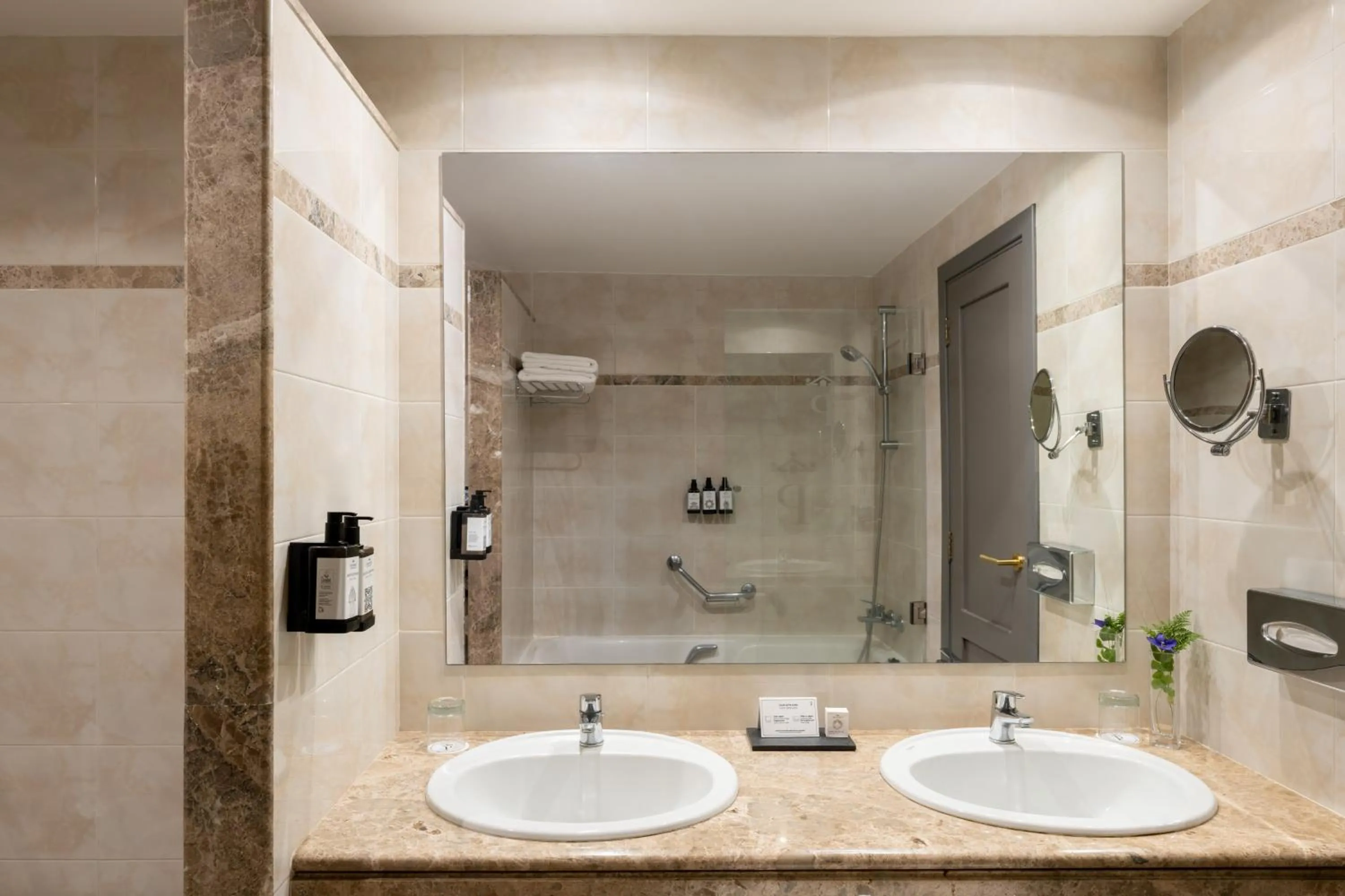 Bathroom in Parador de La Palma