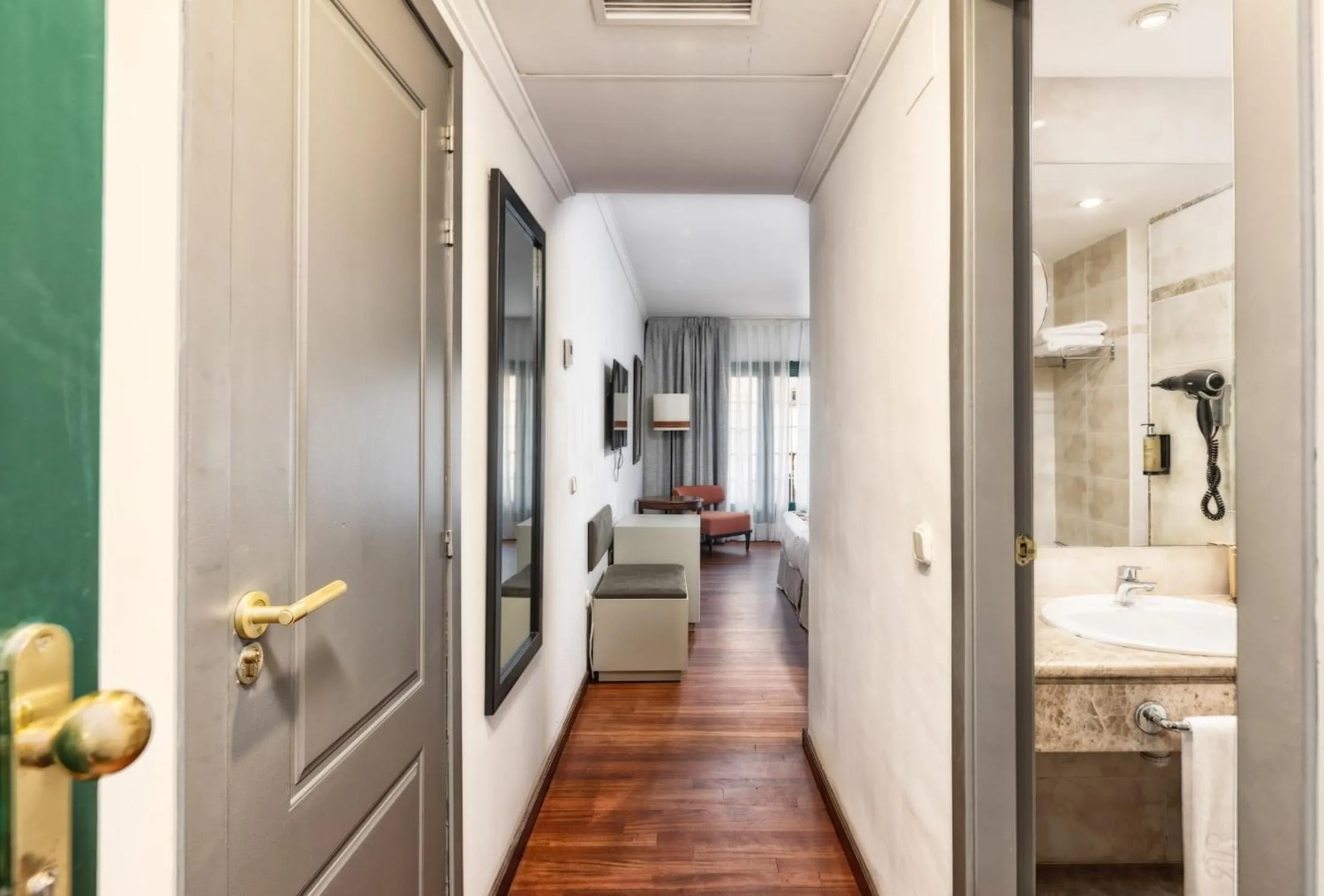 Photo of the whole room in Parador de La Palma