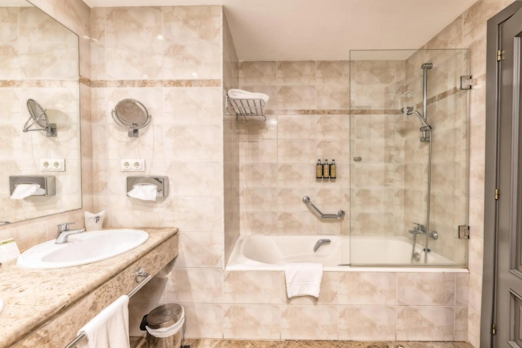 Bathroom in Parador de La Palma