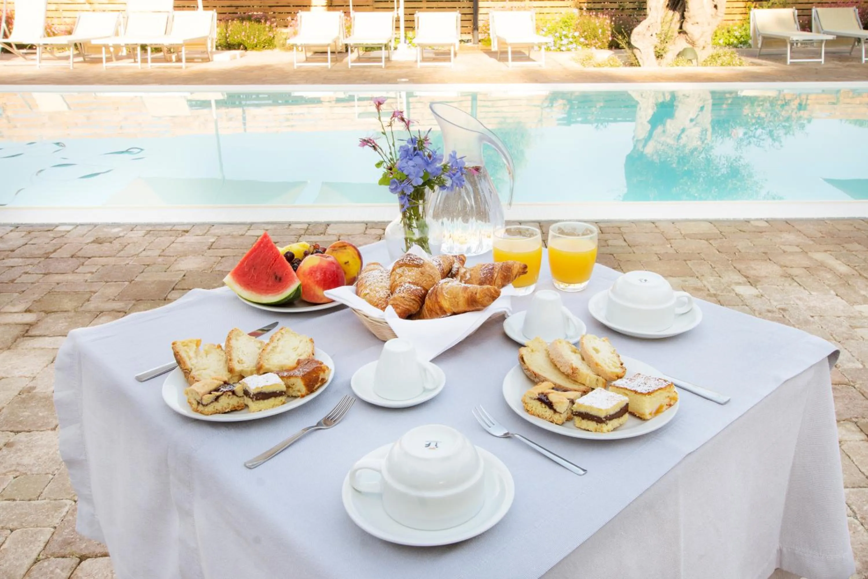 Buffet breakfast in Hotel Garden Salento