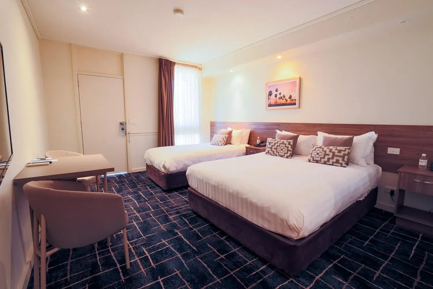 Twin Room with Pool View in Commodore Motel Mildura Twin Room with Pool View in Commodore Motel Mildura
