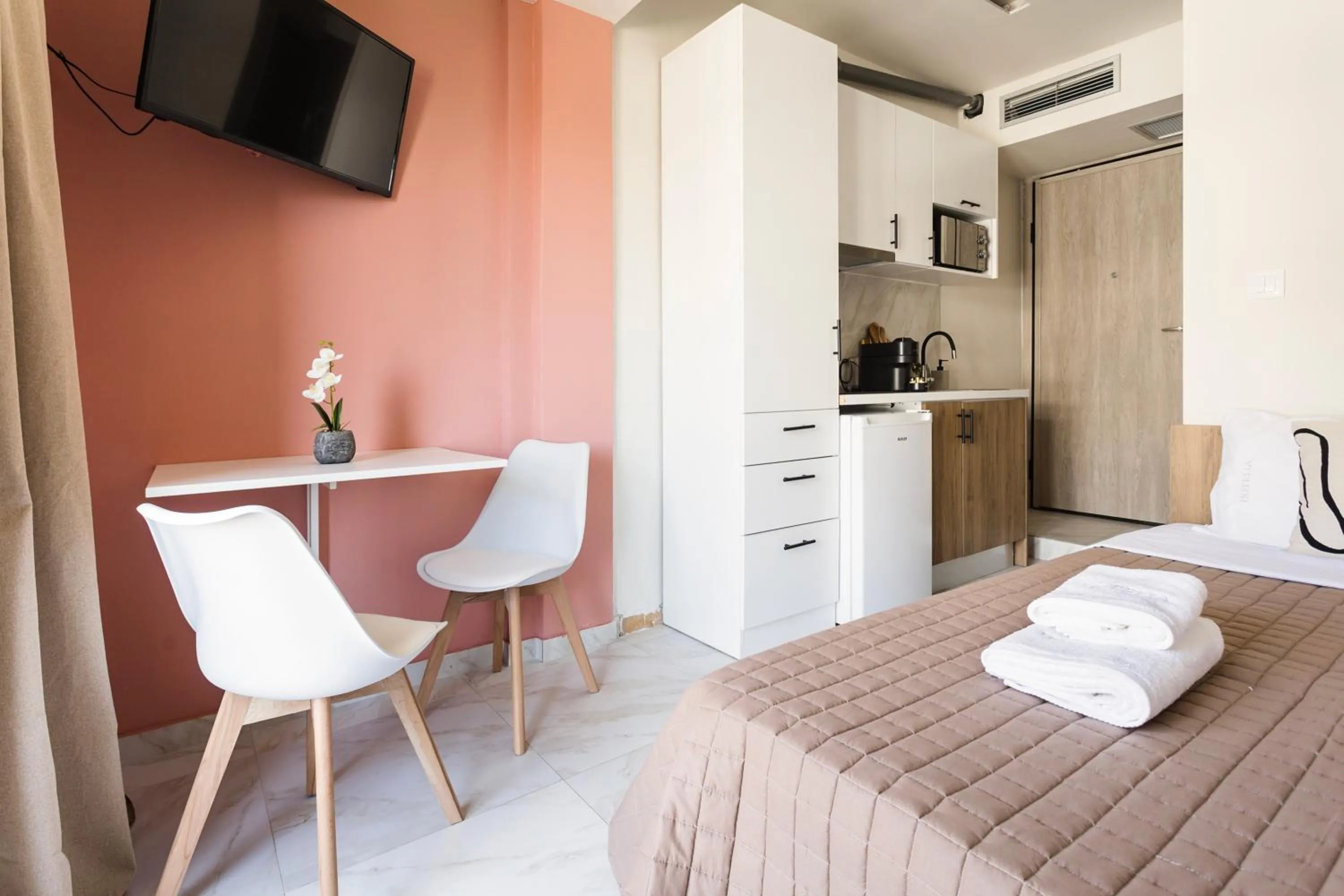 Bed in AEONS - Hotelia Hospitality Group