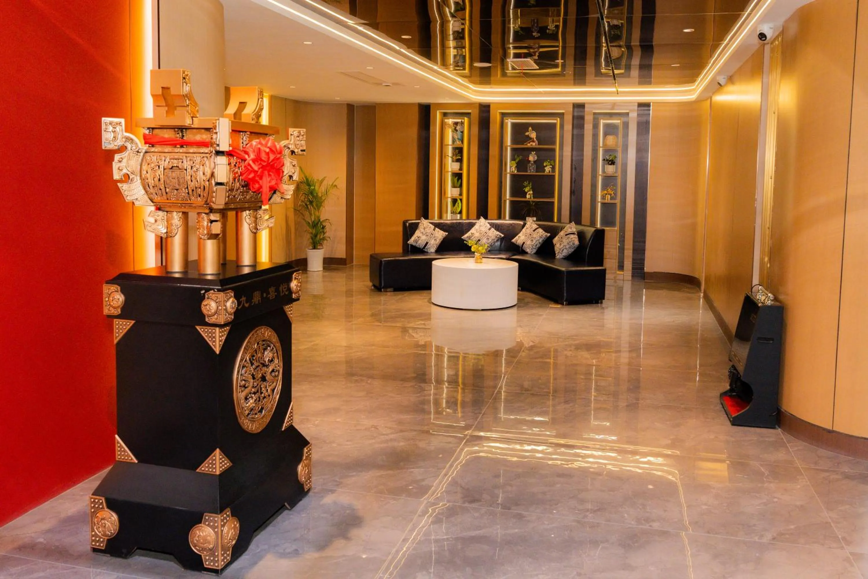 Seating area in Jiuding Joy Hotel