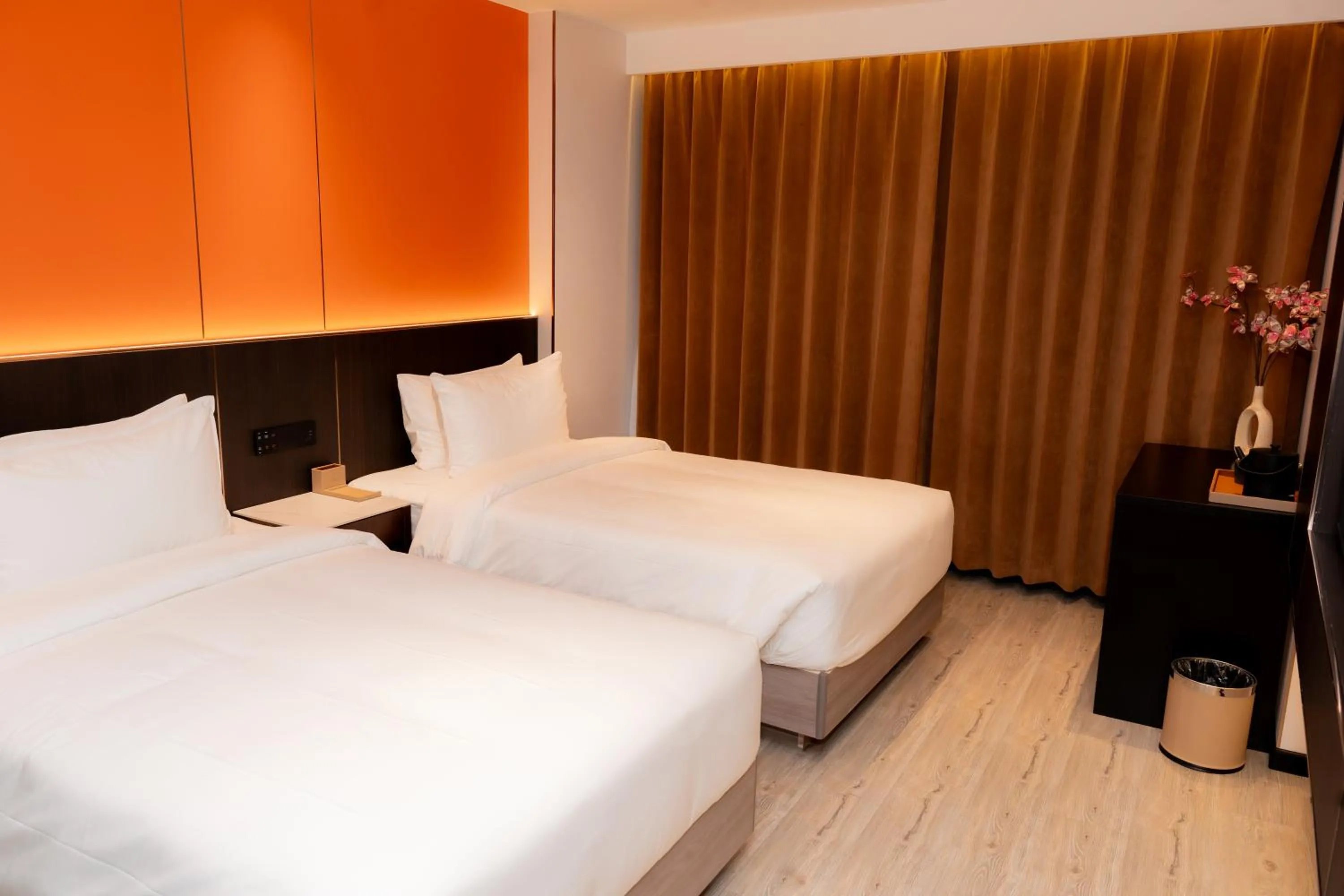 Bedroom, Bed in Jiuding Joy Hotel