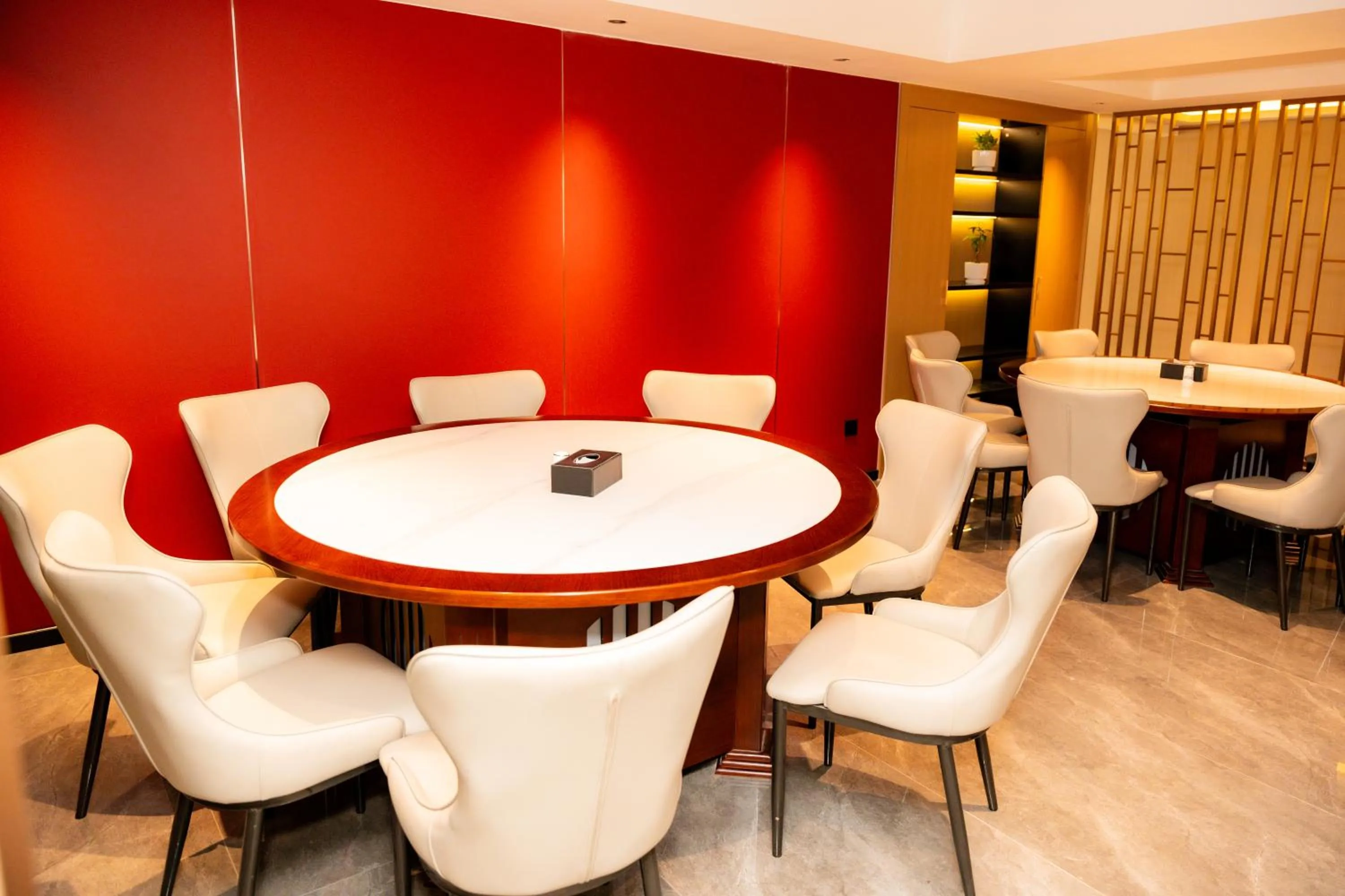 Restaurant/places to eat in Jiuding Joy Hotel