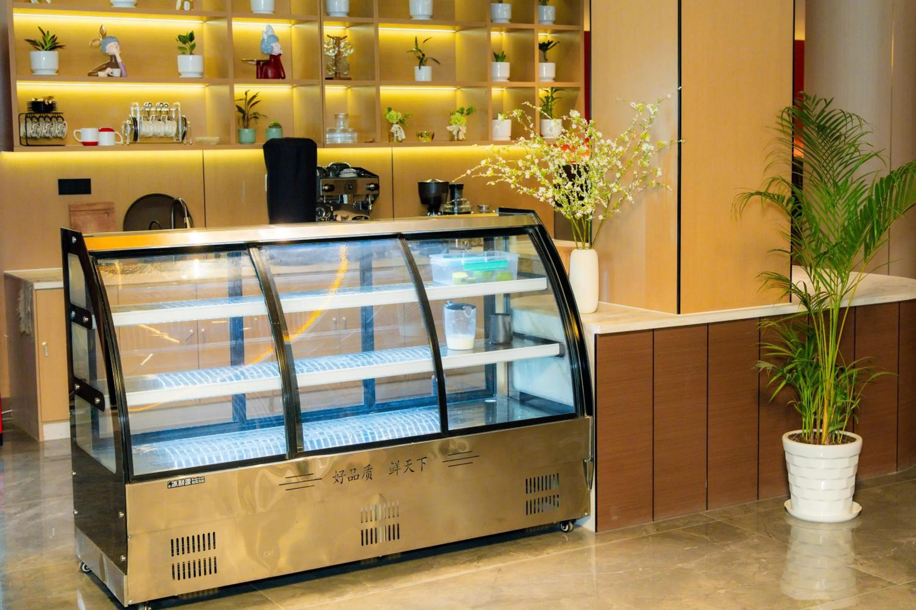 Coffee/tea facilities in Jiuding Joy Hotel