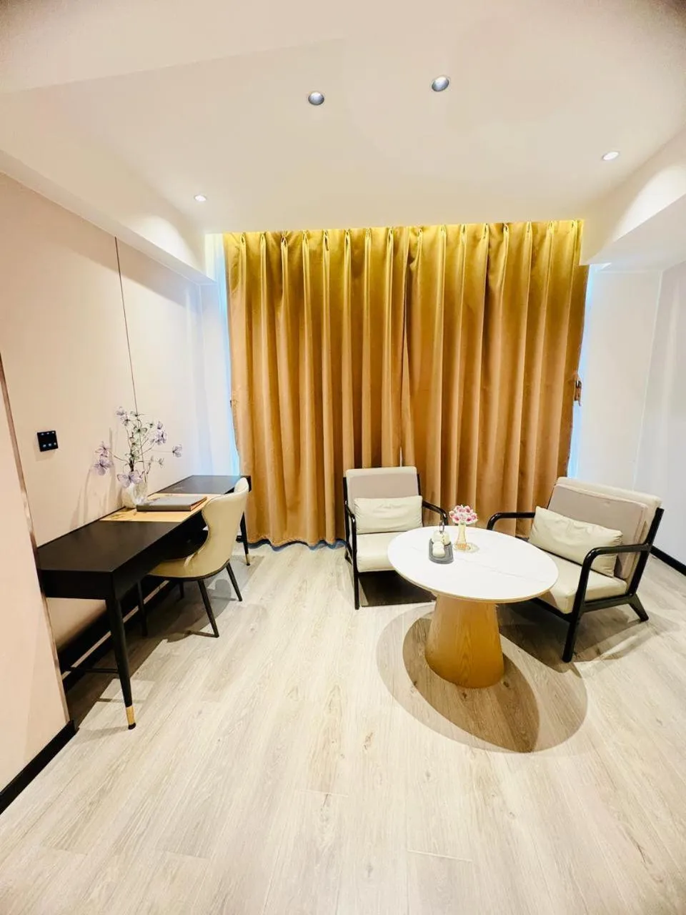 Living room in Jiuding Joy Hotel