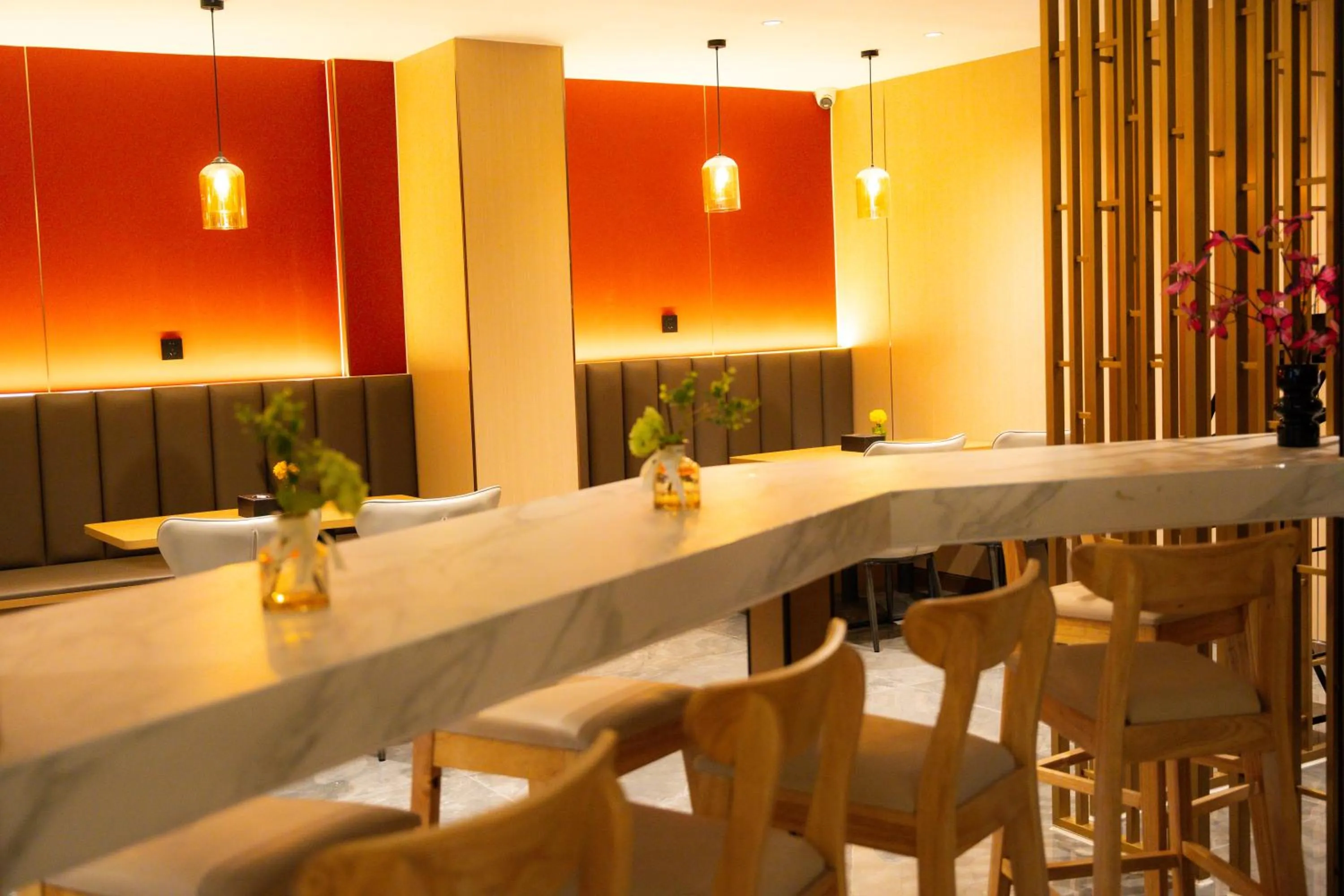 Restaurant/places to eat in Jiuding Joy Hotel