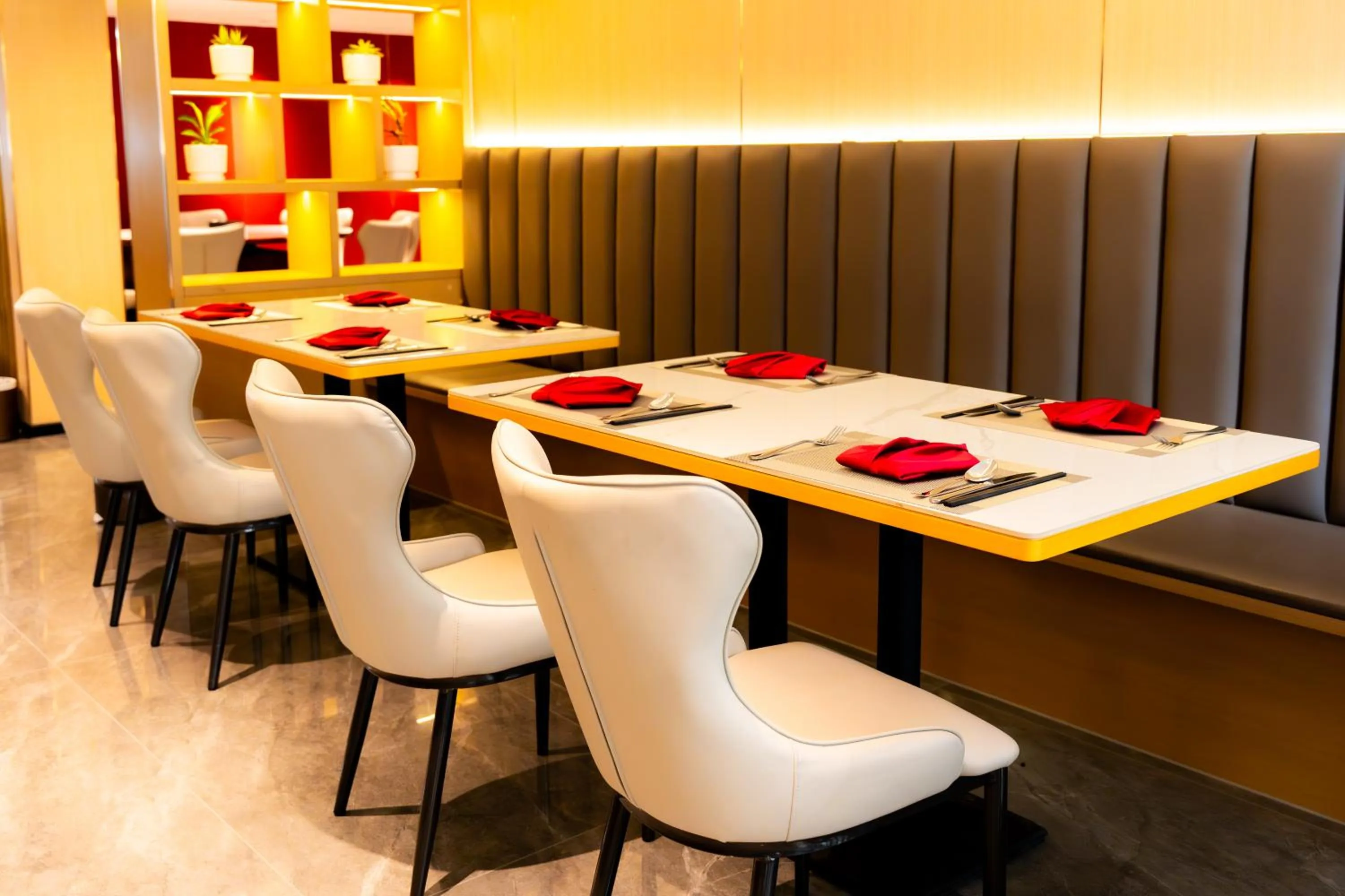 Restaurant/places to eat in Jiuding Joy Hotel