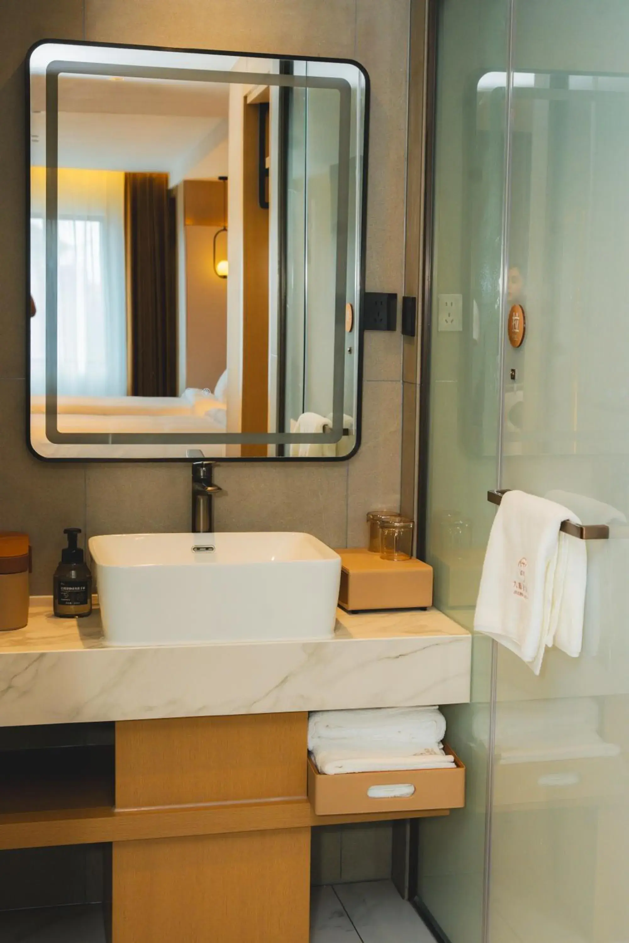 Deluxe Twin Room - single occupancy in Jiuding Joy Hotel Deluxe Twin Room - single occupancy in Jiuding Joy Hotel