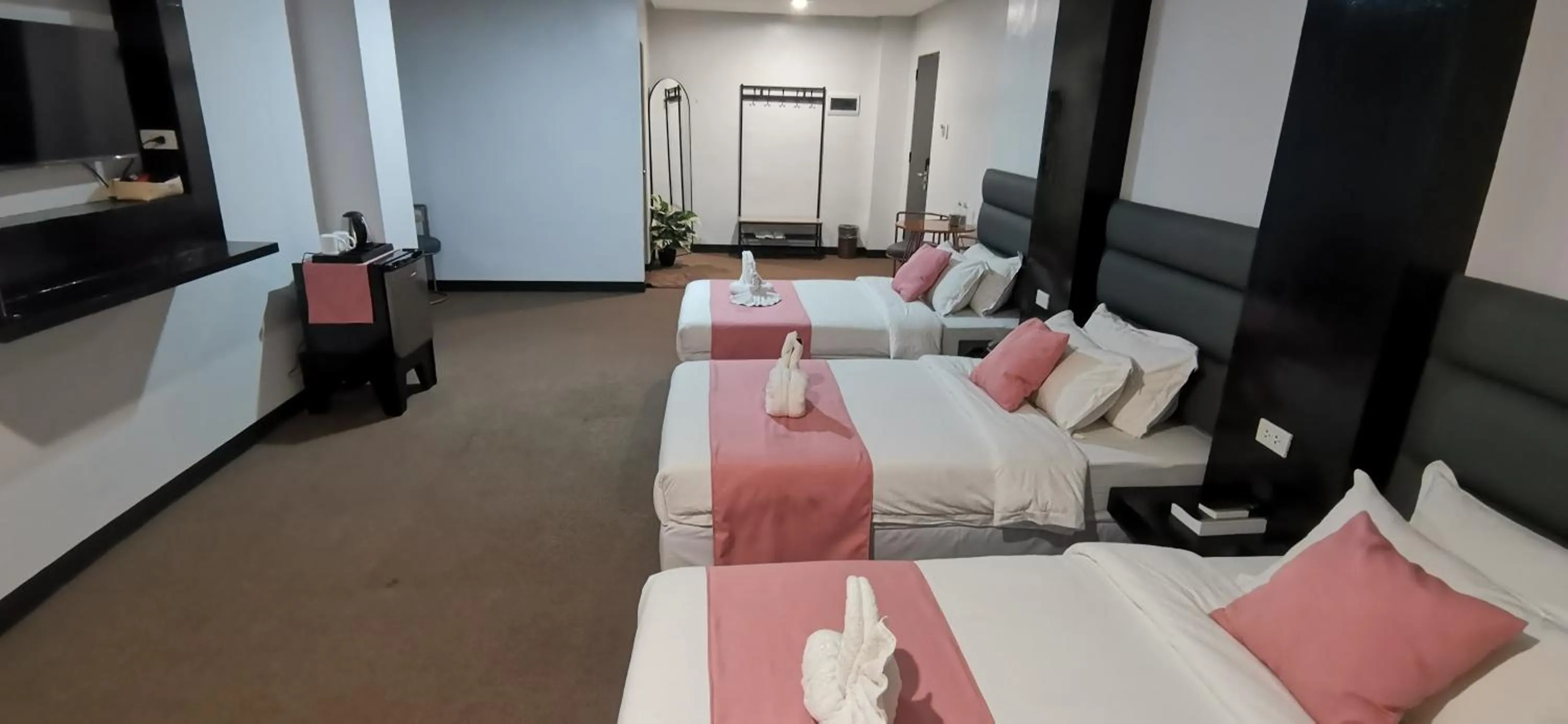 Bed in Palette in Angeles Pampanga near Clark International Airport Formerly Boss Hotel