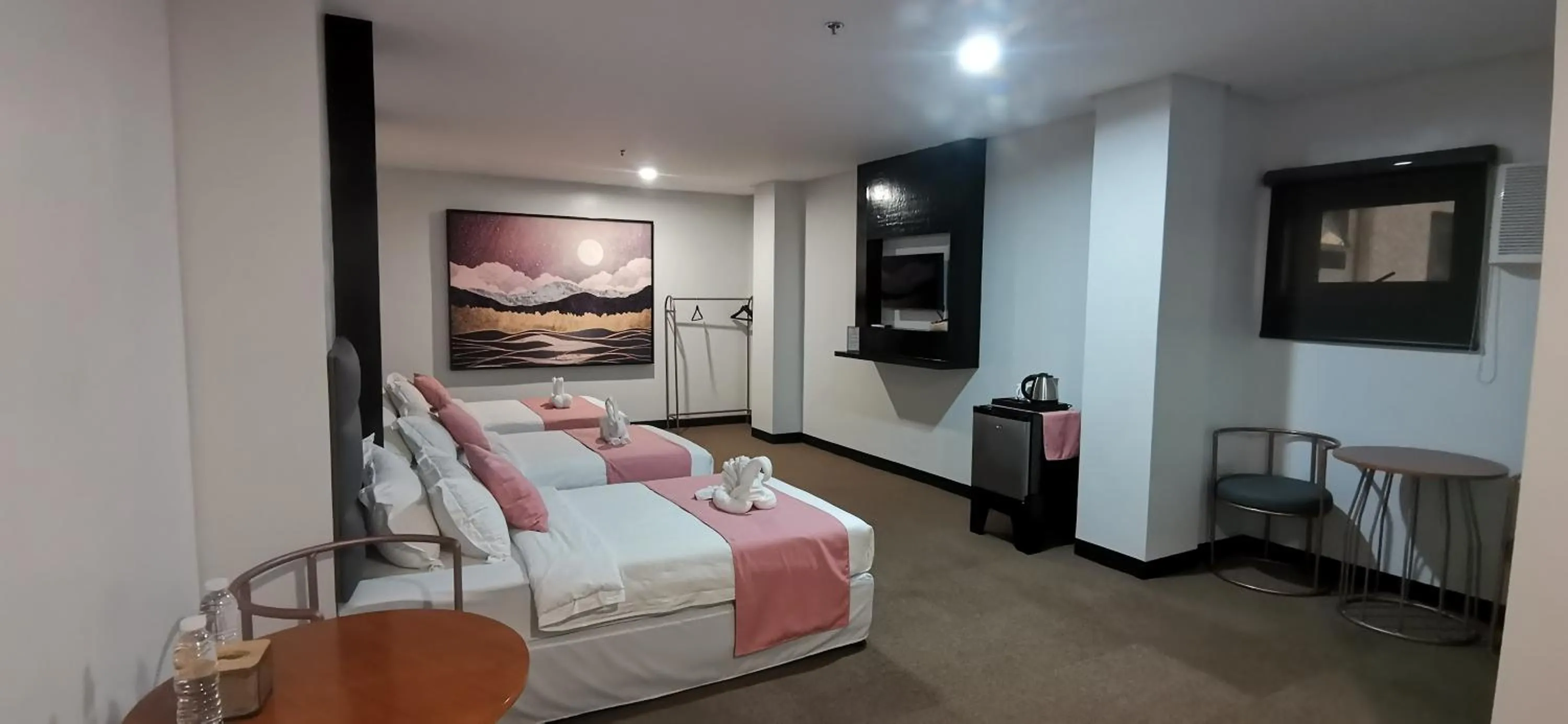 Bedroom, Bed in Palette in Angeles Pampanga near Clark International Airport Formerly Boss Hotel