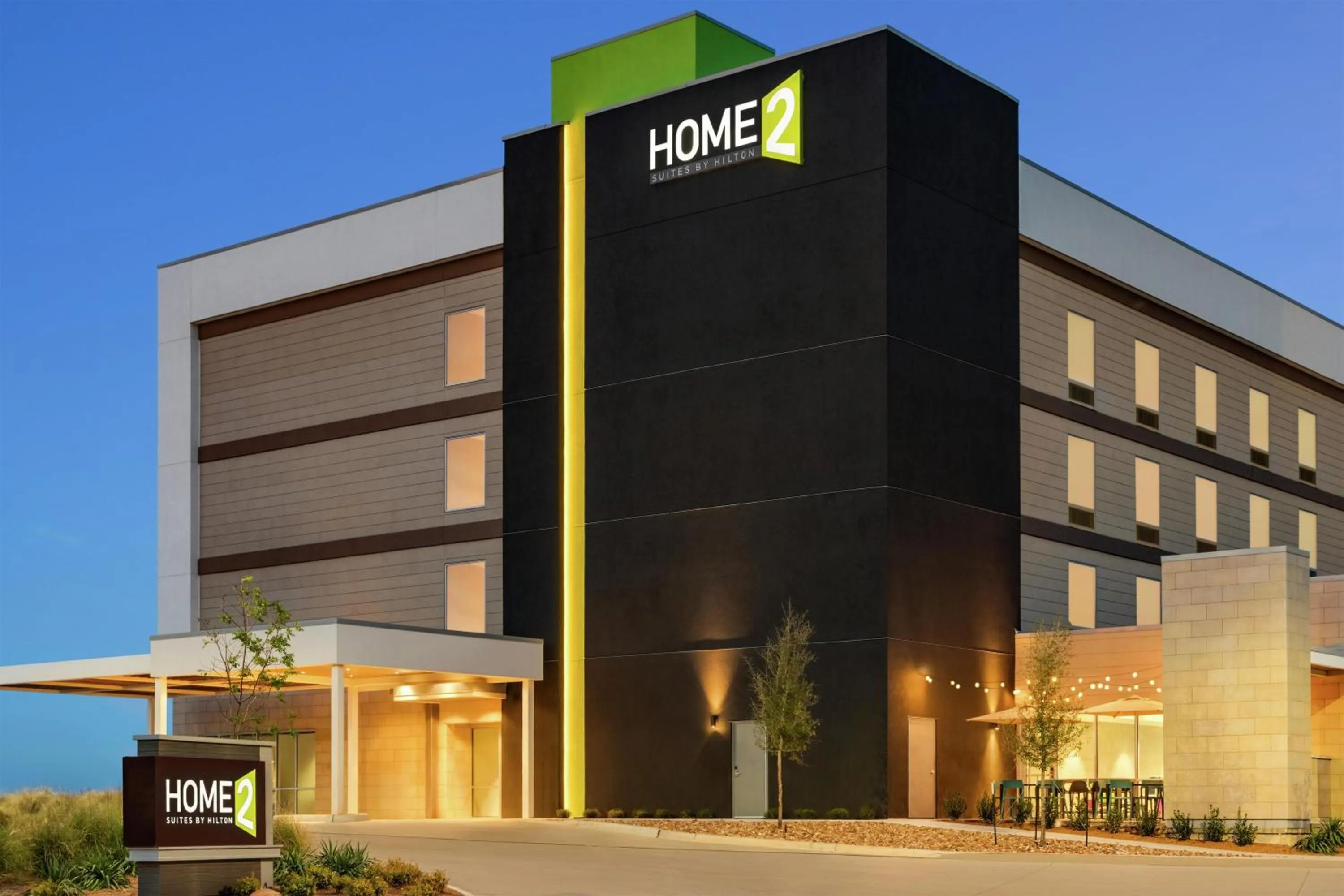 Property building in Home2 Suites By Hilton Denton