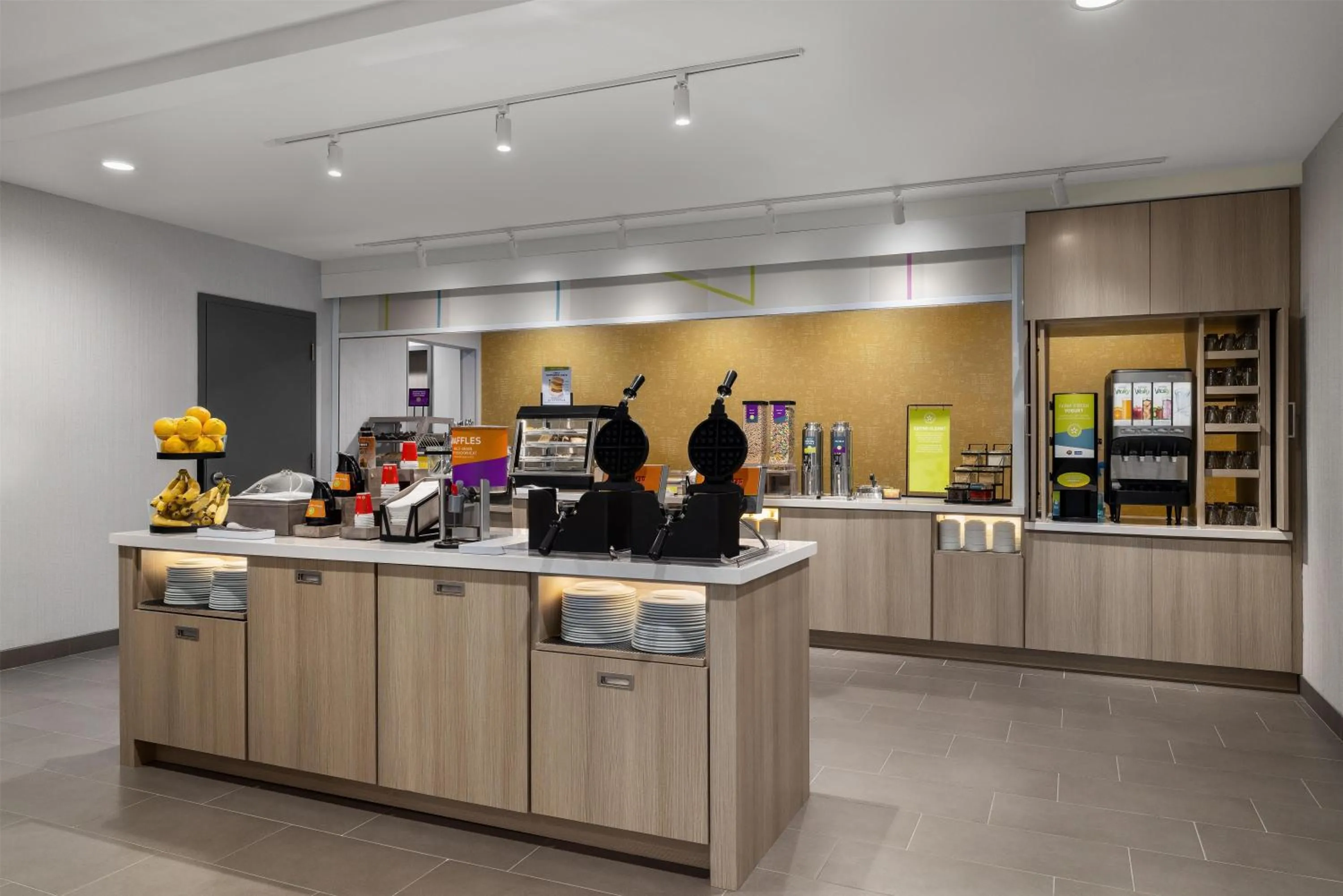 Breakfast in Home2 Suites By Hilton Muncie