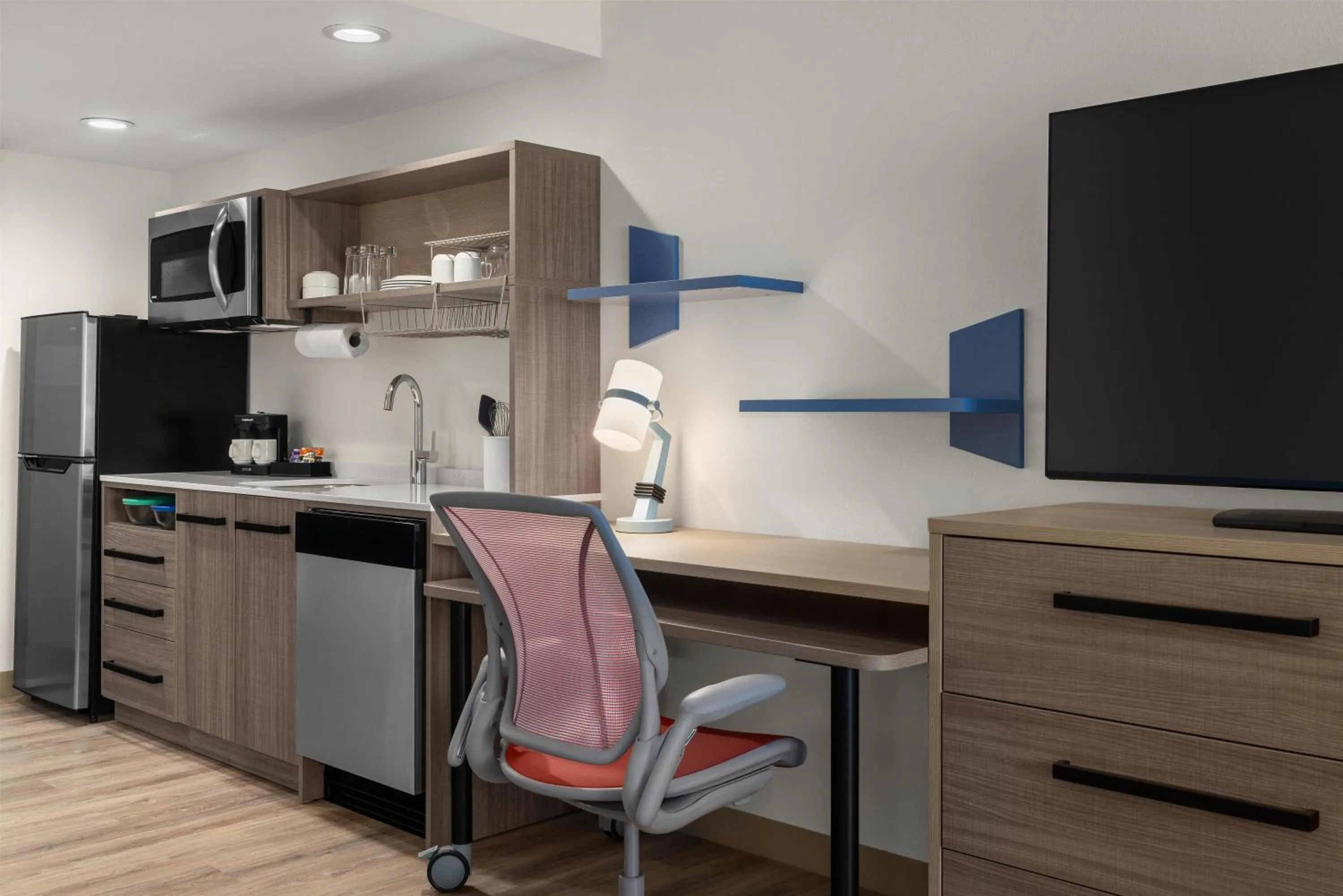 Kitchen or kitchenette in Home2 Suites By Hilton Muncie