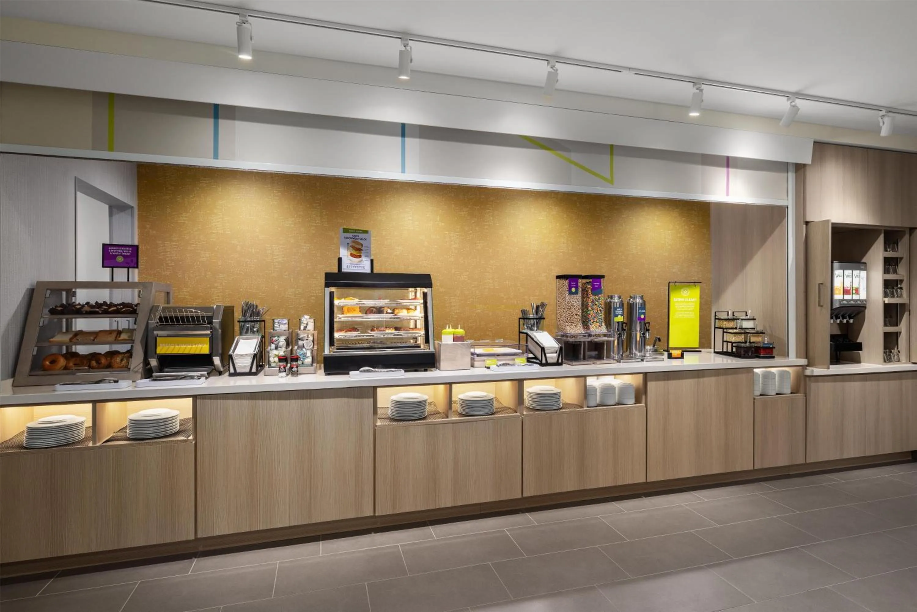 Breakfast in Home2 Suites By Hilton Muncie