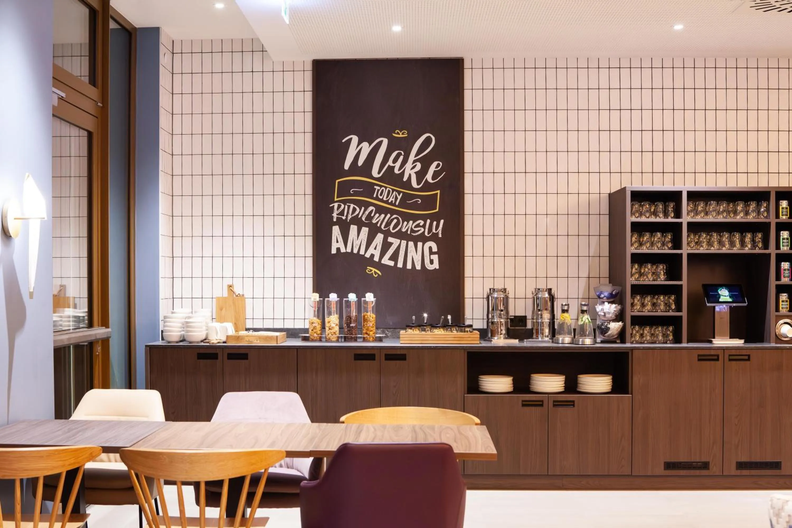 Breakfast in Hampton By Hilton Stuttgart Airport