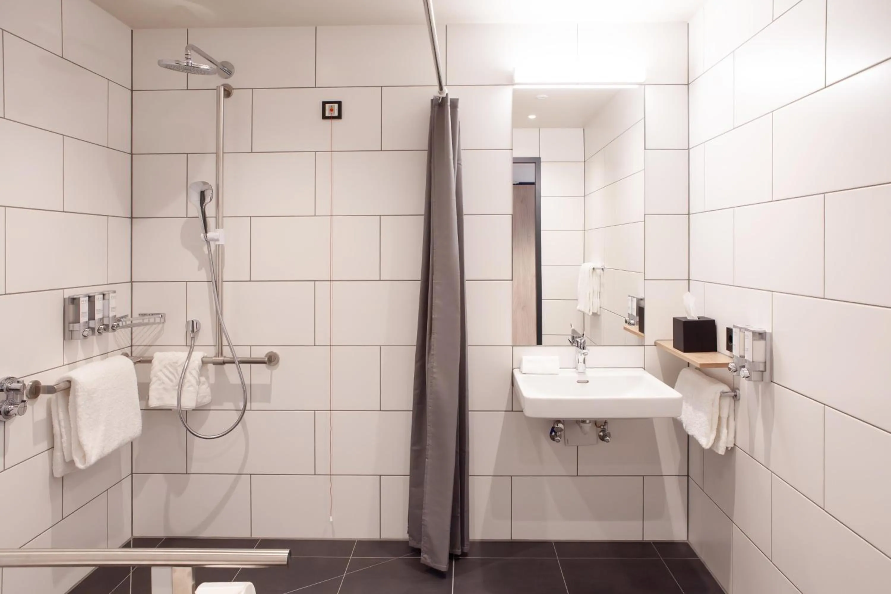 Bathroom in Hampton By Hilton Stuttgart Airport