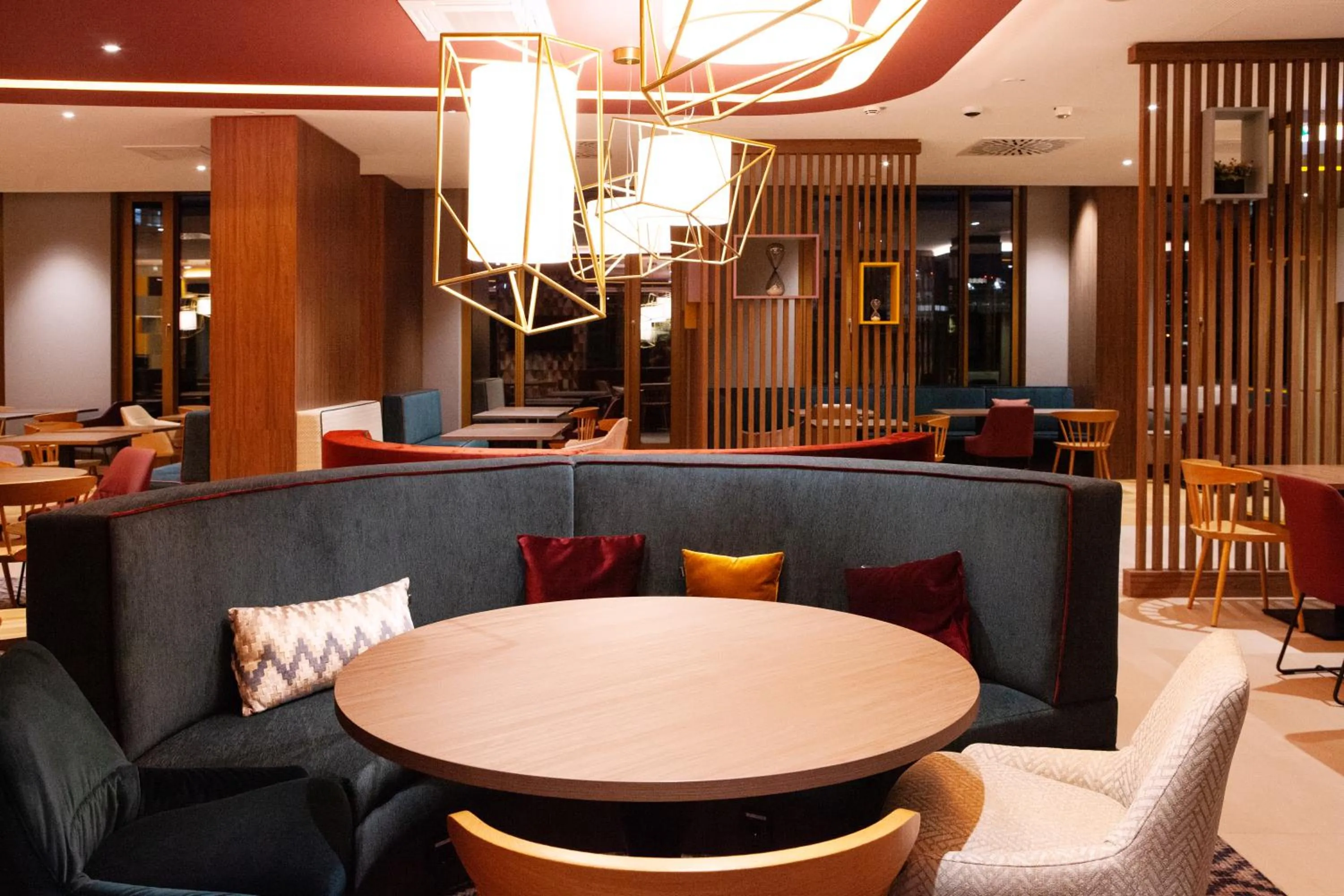 Lobby or reception in Hampton By Hilton Stuttgart Airport
