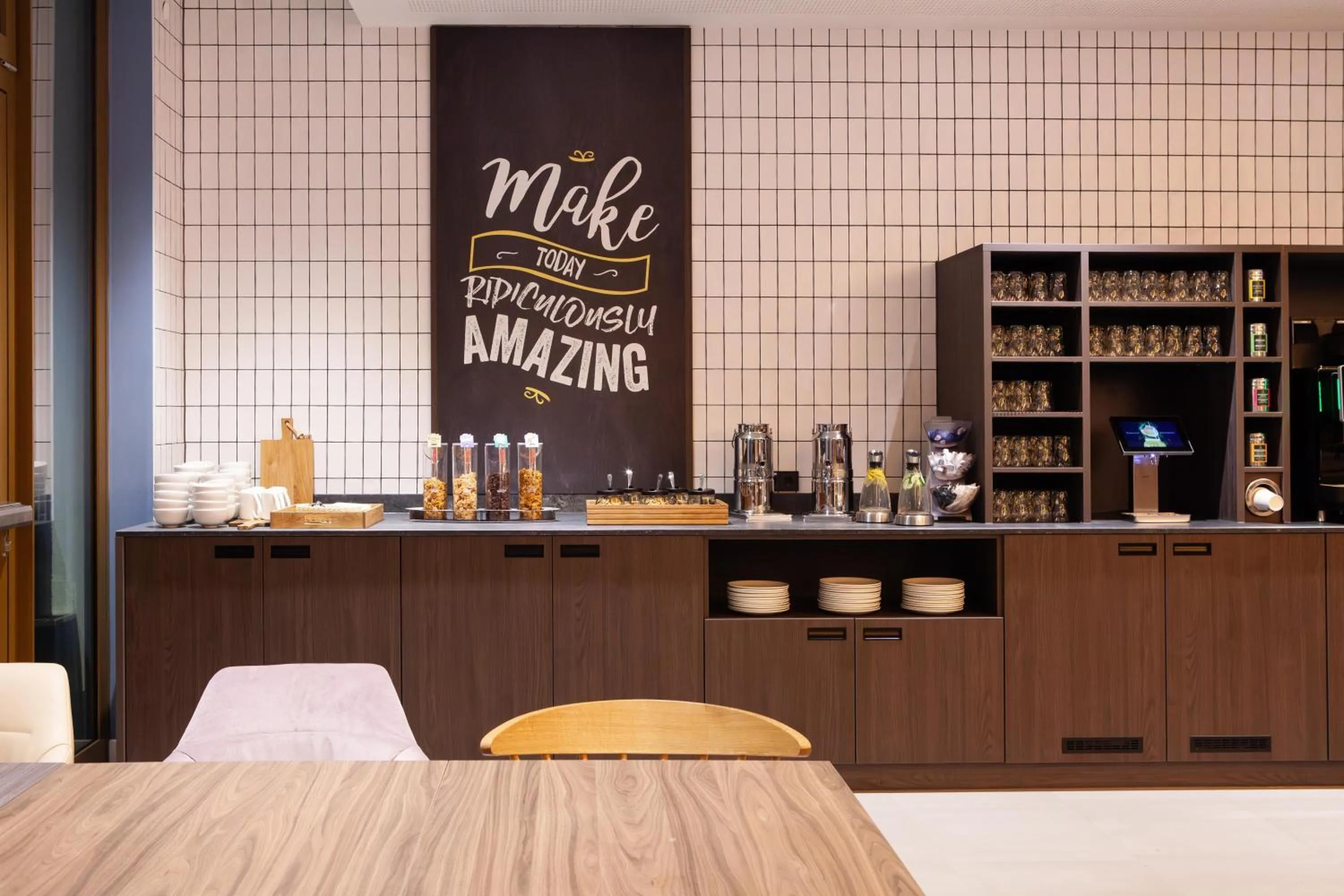 Breakfast in Hampton By Hilton Stuttgart Airport